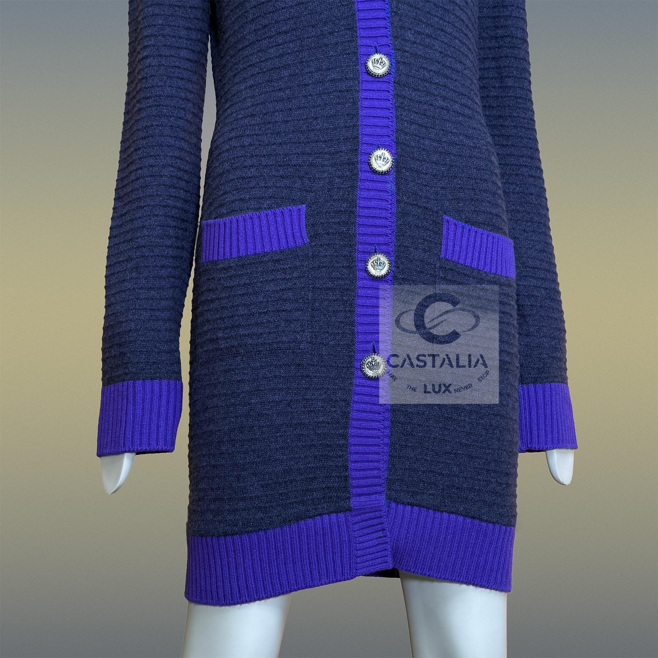 CHANEL Paris / London CC Crown Buttons Cardigan in cashmere 36 FR in vendita 10
