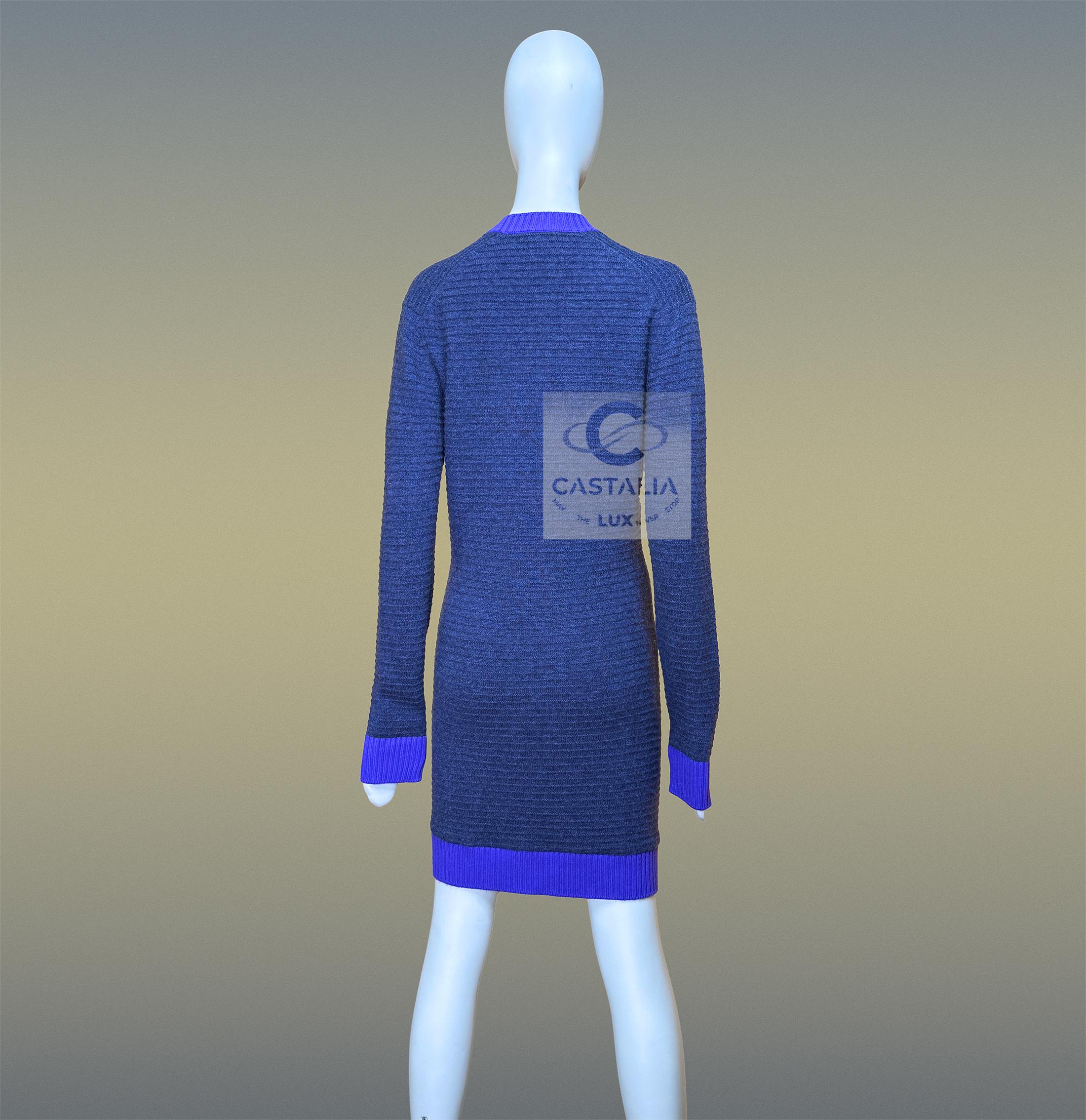 CHANEL Paris / London CC Crown Buttons Cardigan in cashmere 36 FR in vendita 12