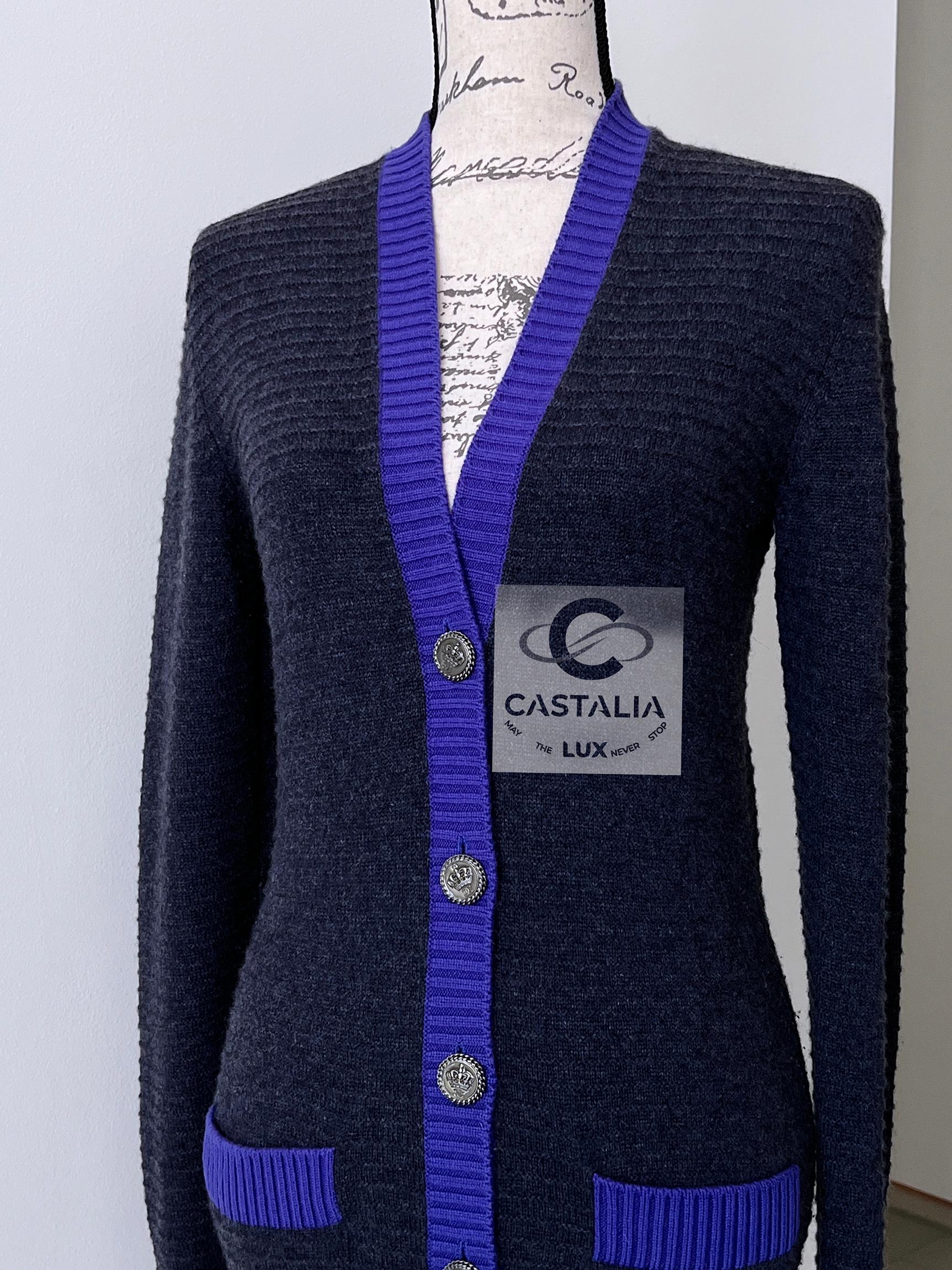 Chanel Paris / London CC Crown Buttons Cashmere Cardigan 36 FR 2
