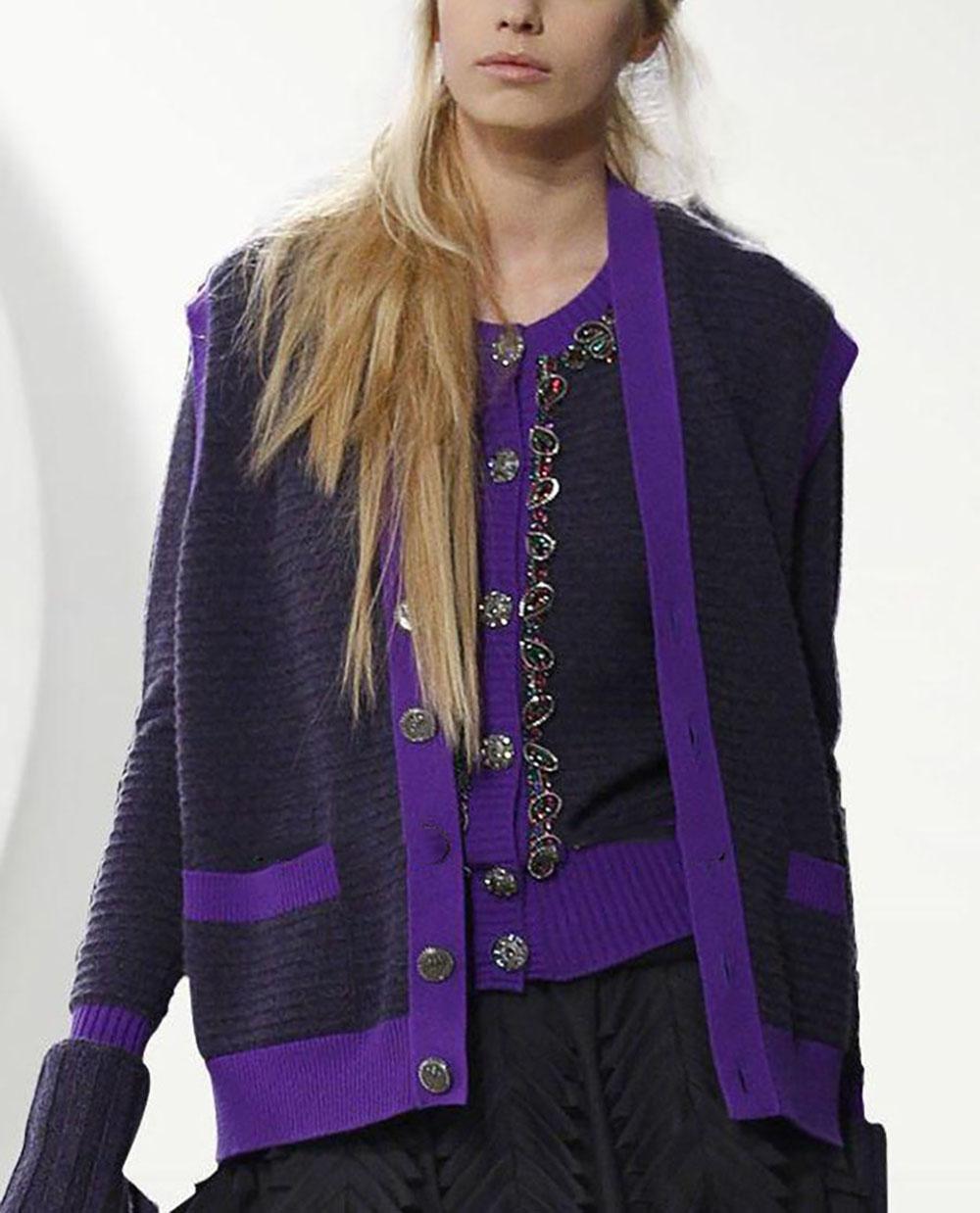 CHANEL Paris / London CC Crown Buttons Cardigan in cashmere 36 FR in vendita 2