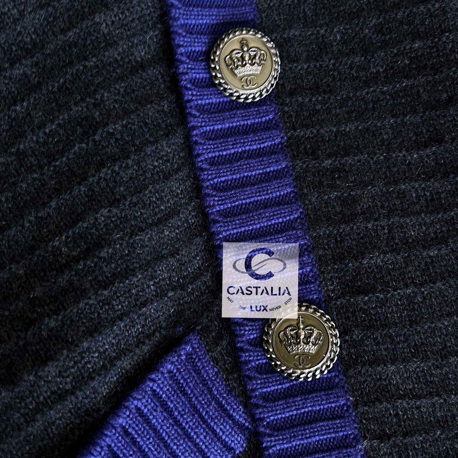 Chanel Paris / London CC Crown Buttons Cashmere Cardigan 36 FR 3