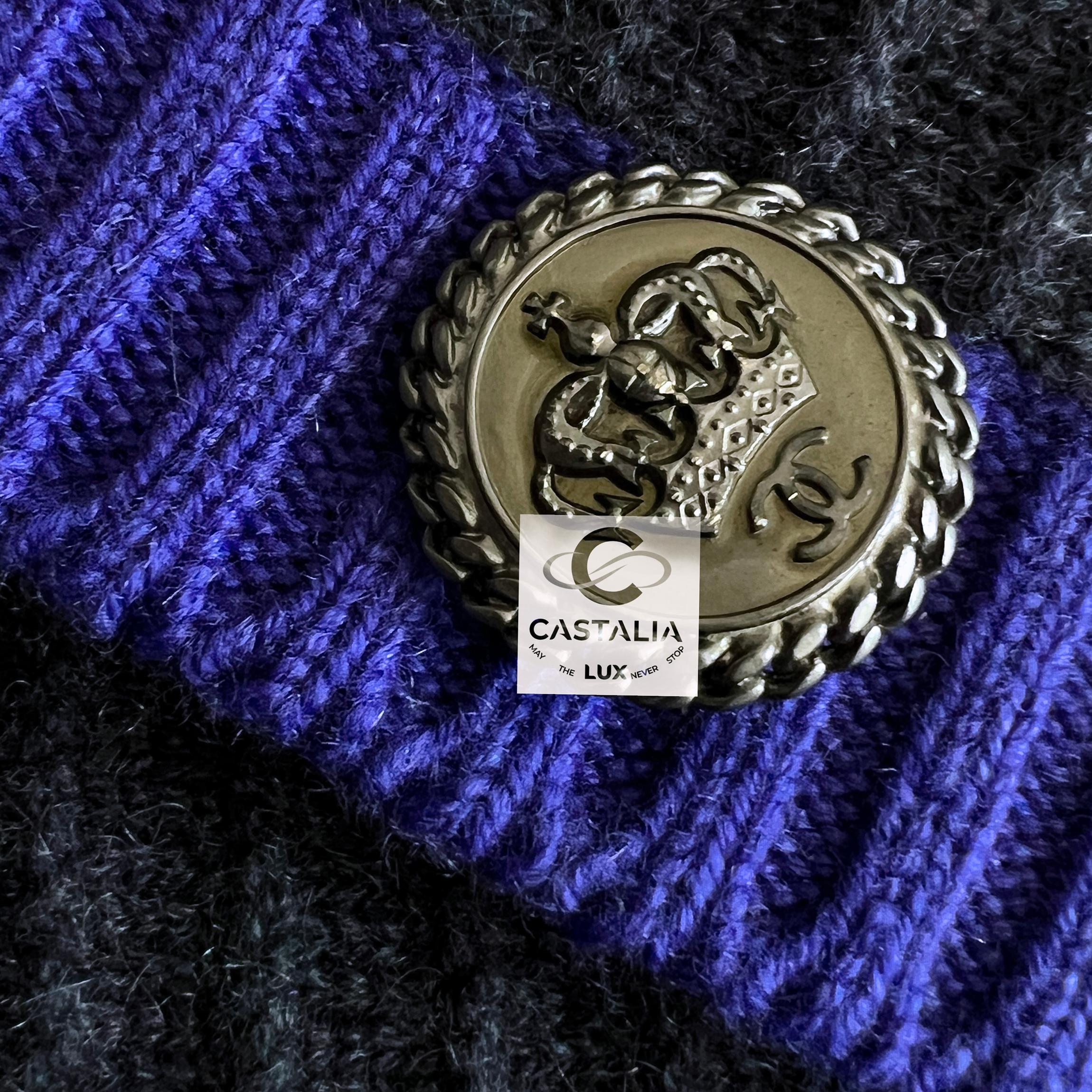 Chanel Paris / London CC Crown Buttons Cashmere Cardigan 36 FR 4