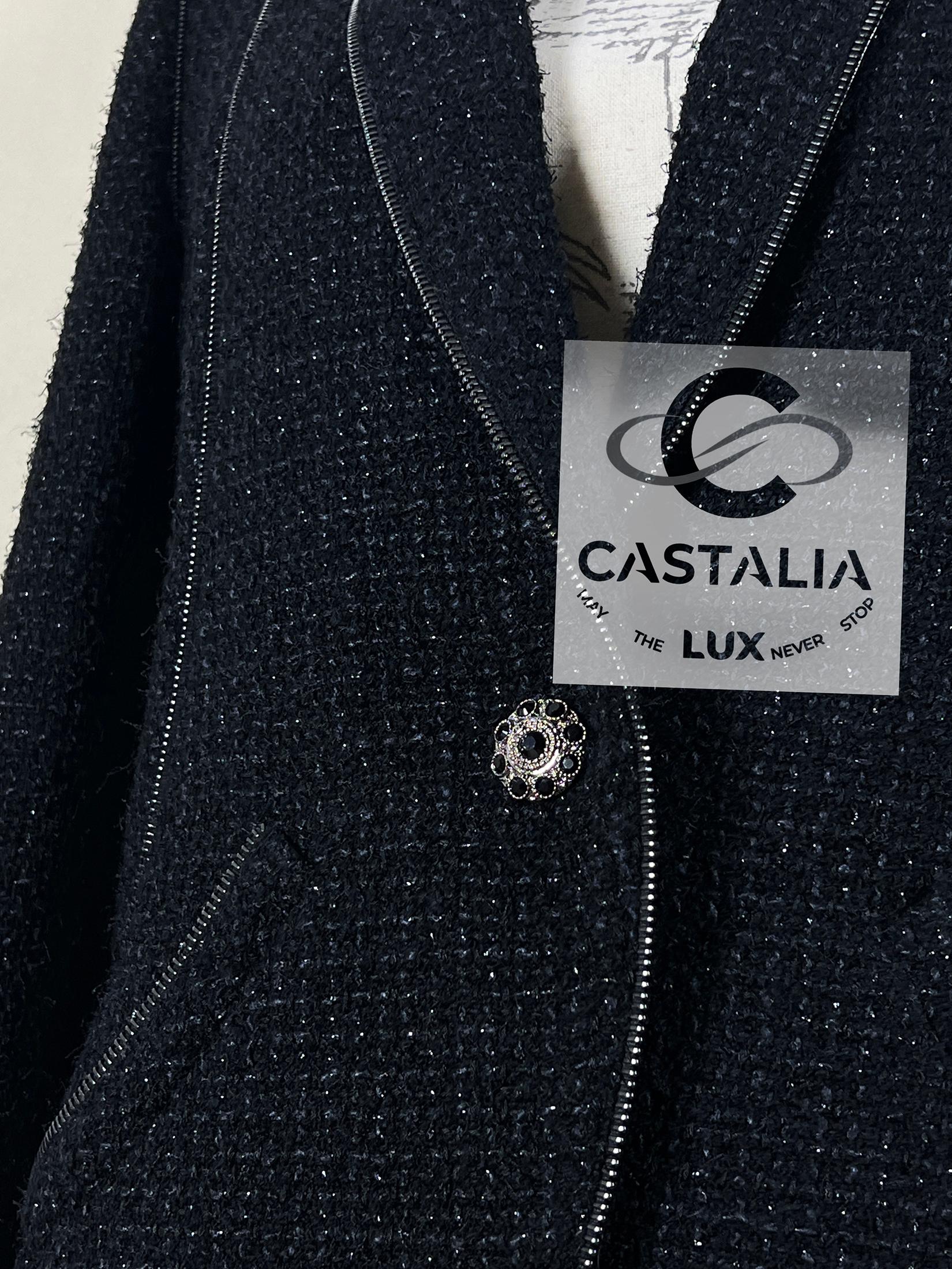 Chanel Paris / London CC Gripoix Buttons Black Tweed Jacket 40 FR For Sale 7