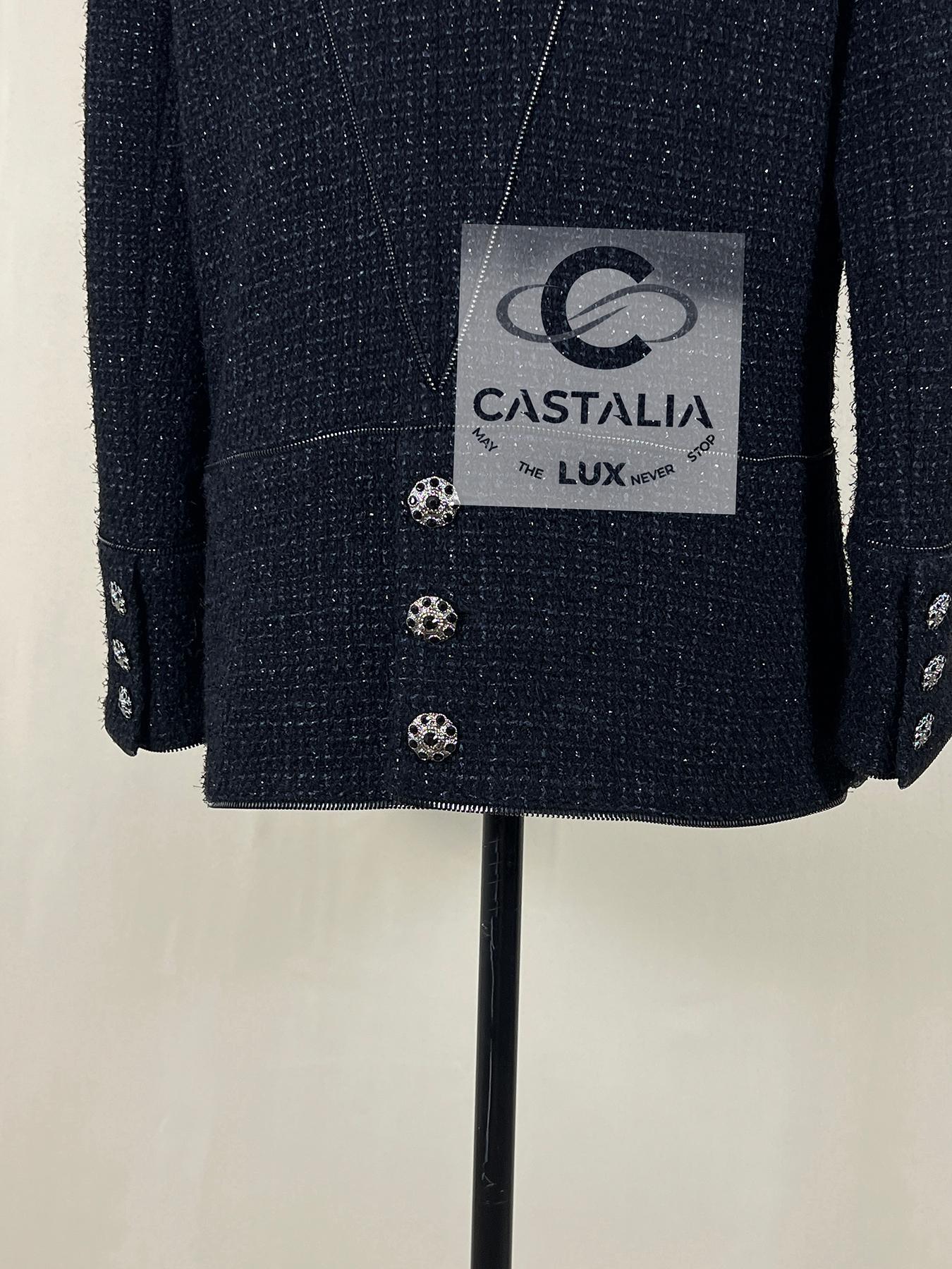 Chanel Paris / London CC Gripoix Buttons Black Tweed Jacket 40 FR For Sale 9