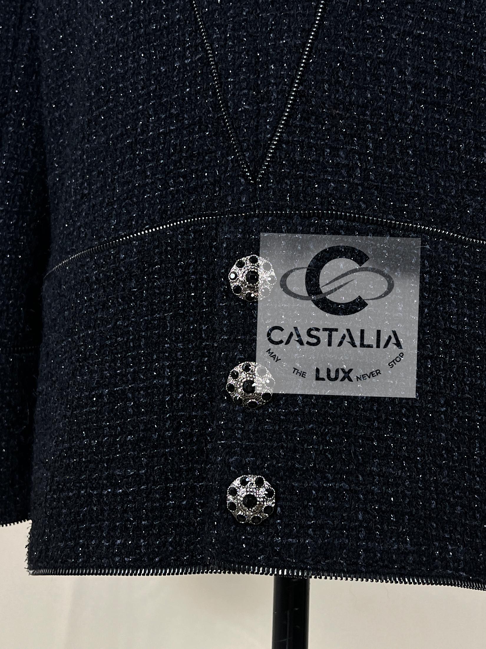 Chanel Paris / London CC Gripoix Buttons Black Tweed Jacket 40 FR For Sale 10