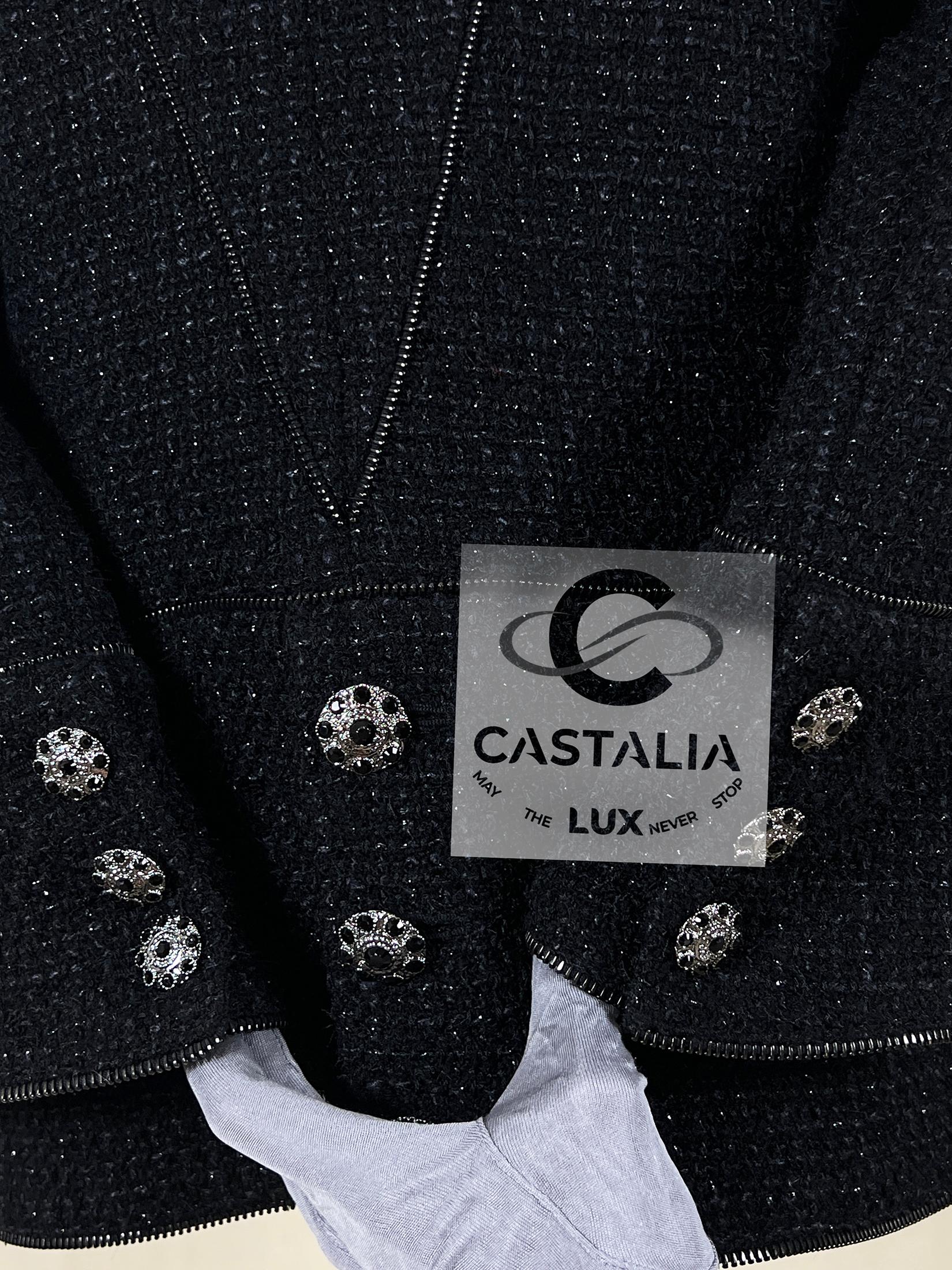 Chanel Paris / London CC Gripoix Buttons Black Tweed Jacket 40 FR For Sale 2