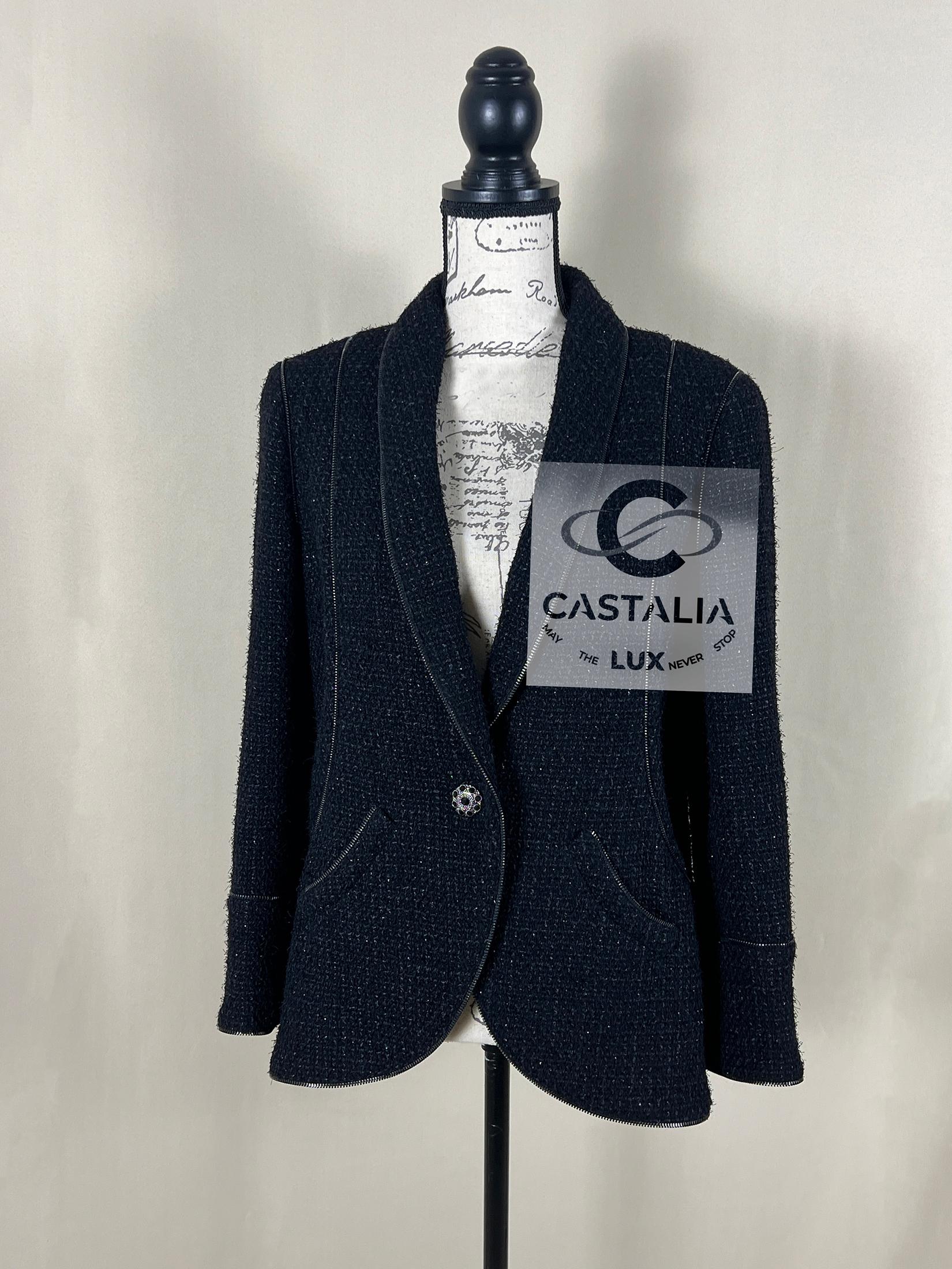 Chanel Paris / London CC Gripoix Buttons Black Tweed Jacket 40 FR For Sale 5