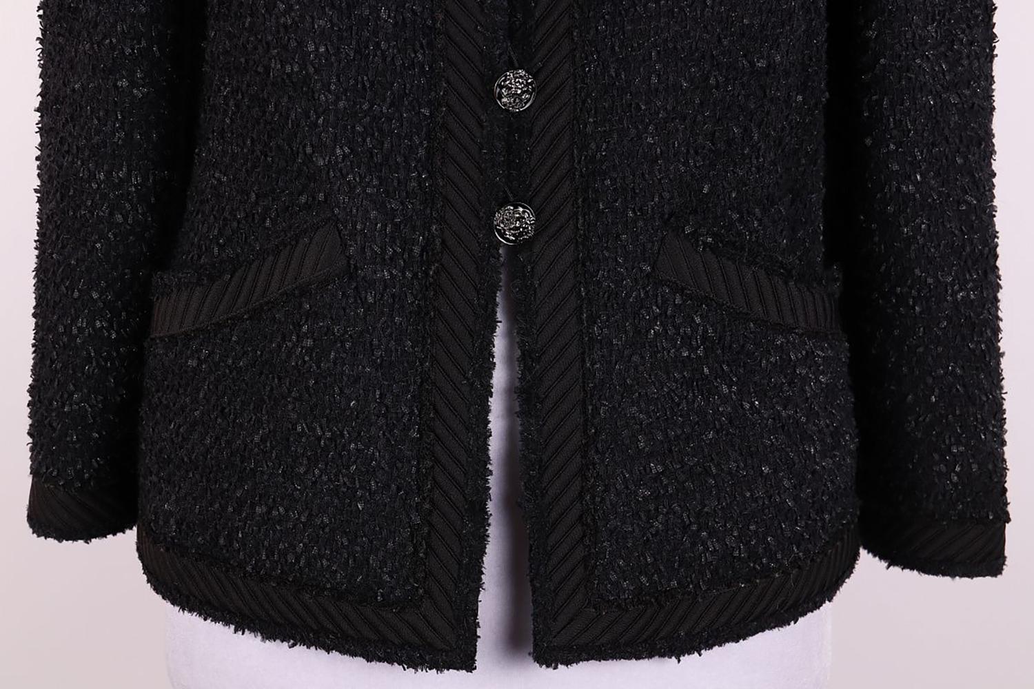 CHANEL Paris / London CC Lion Buttons Tweed Jacke 38 FR im Angebot 3