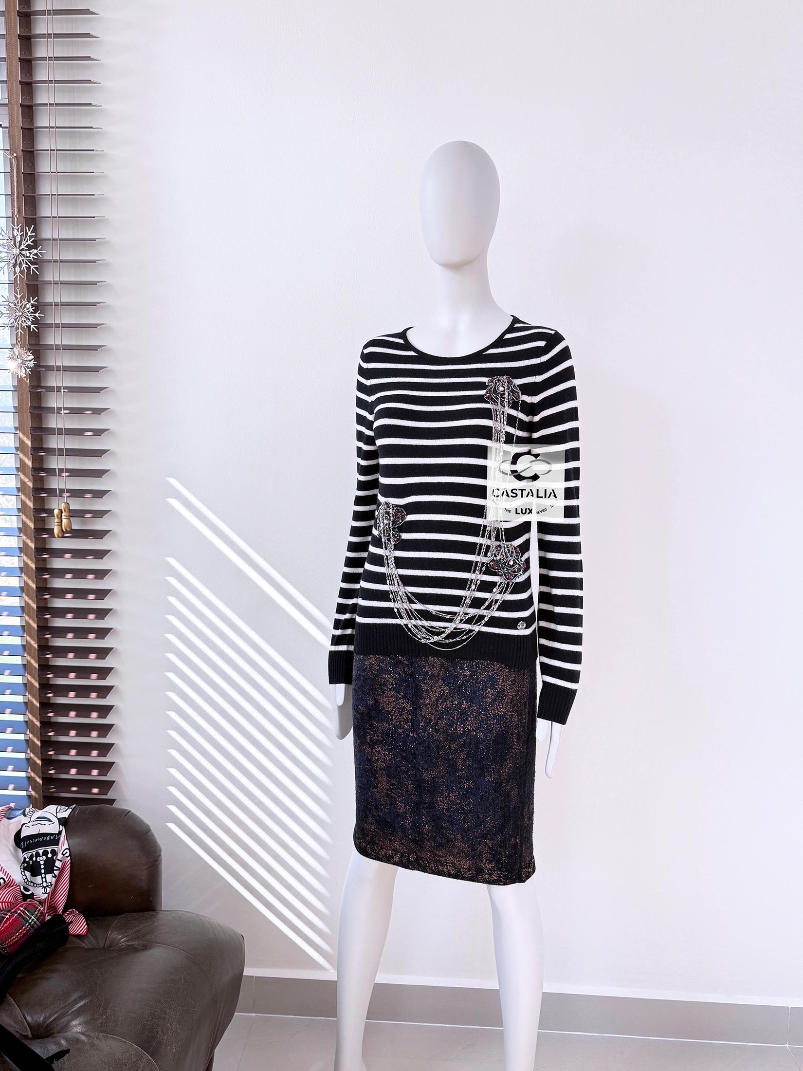 Chanel Paris / London Jewel and Chains Jumper 36 FR For Sale 8