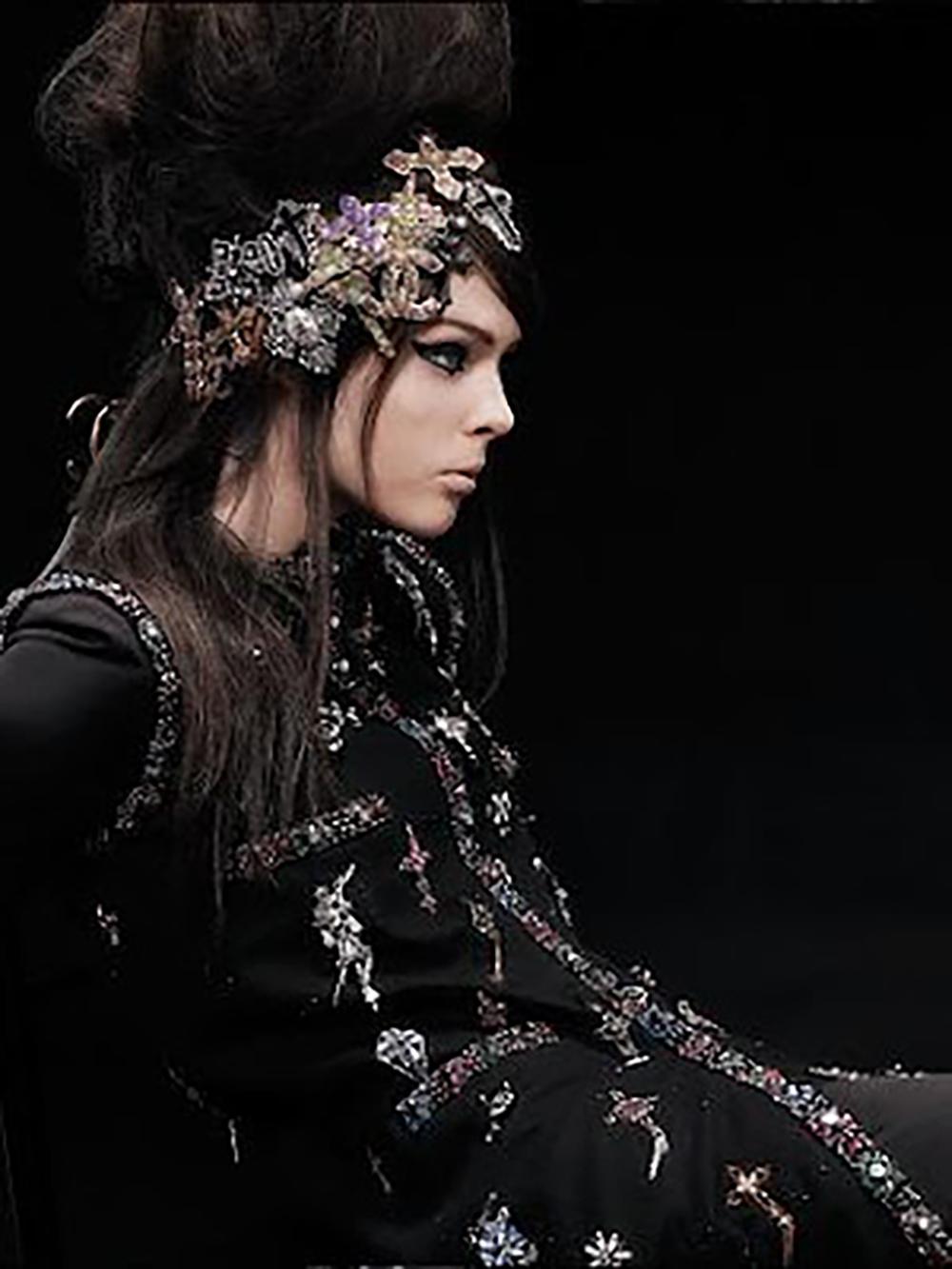 CHANEL París / LONDRES Raro Abrigo Gripoix Joya 36 FR en Nuevo estado para la venta en Dubai, AE