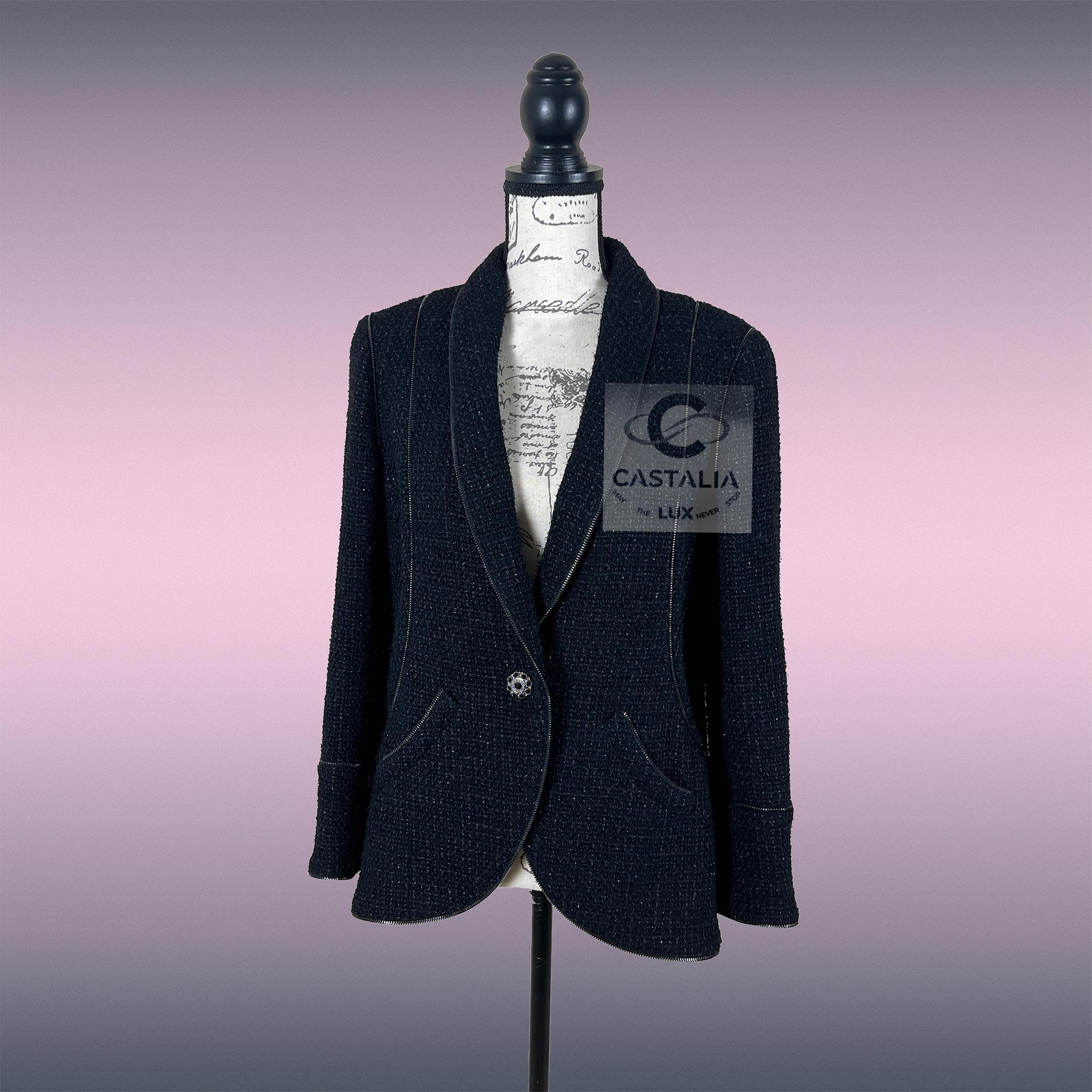 CHANEL Paris / London Rebellion Icon Black Jacket 40 FR en vente 2