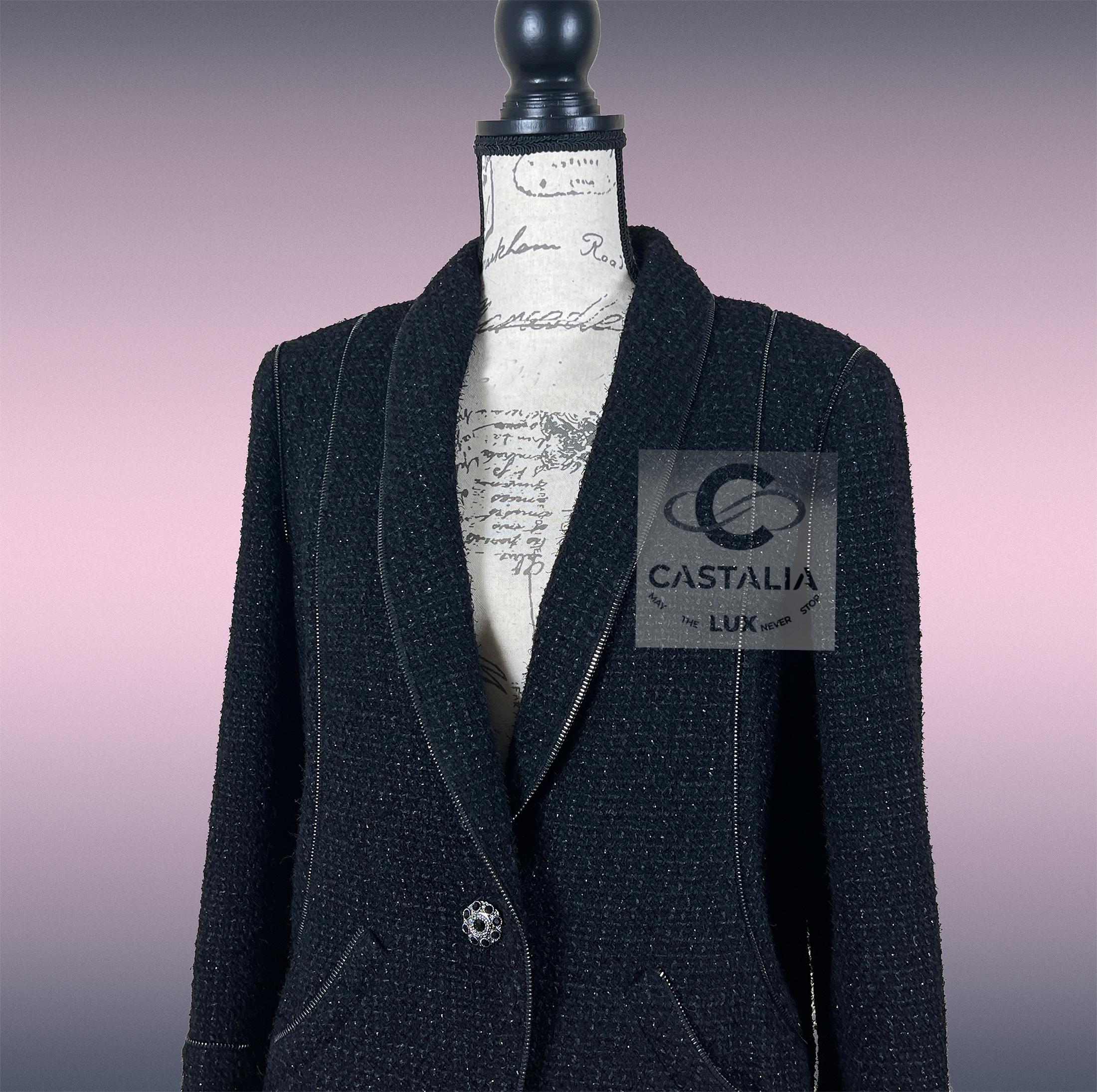 CHANEL Paris / London Rebellion Icon Black Jacket 40 FR en vente 3