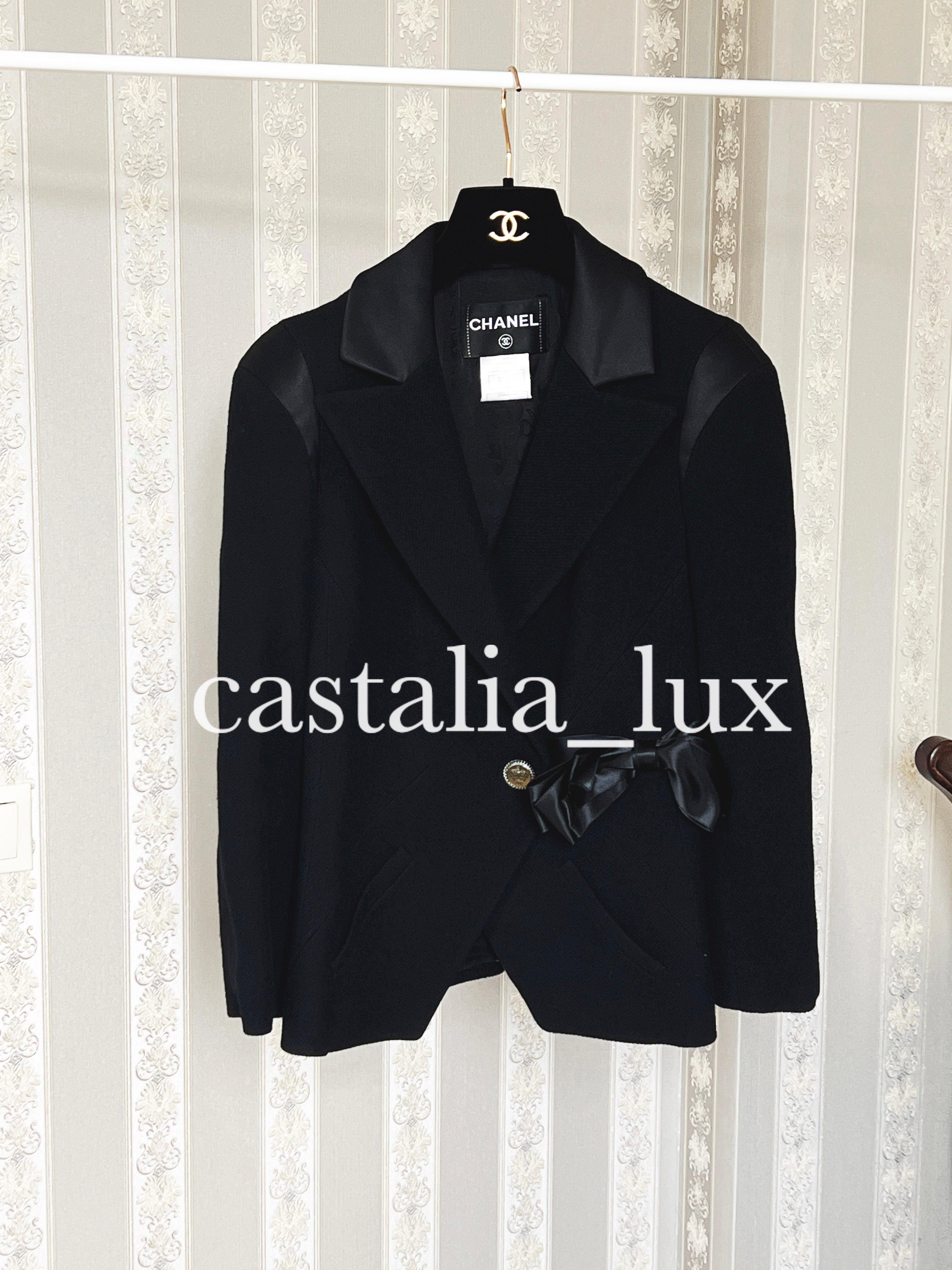 Chanel Paris / London Runway Black Tweed Jacket For Sale 2