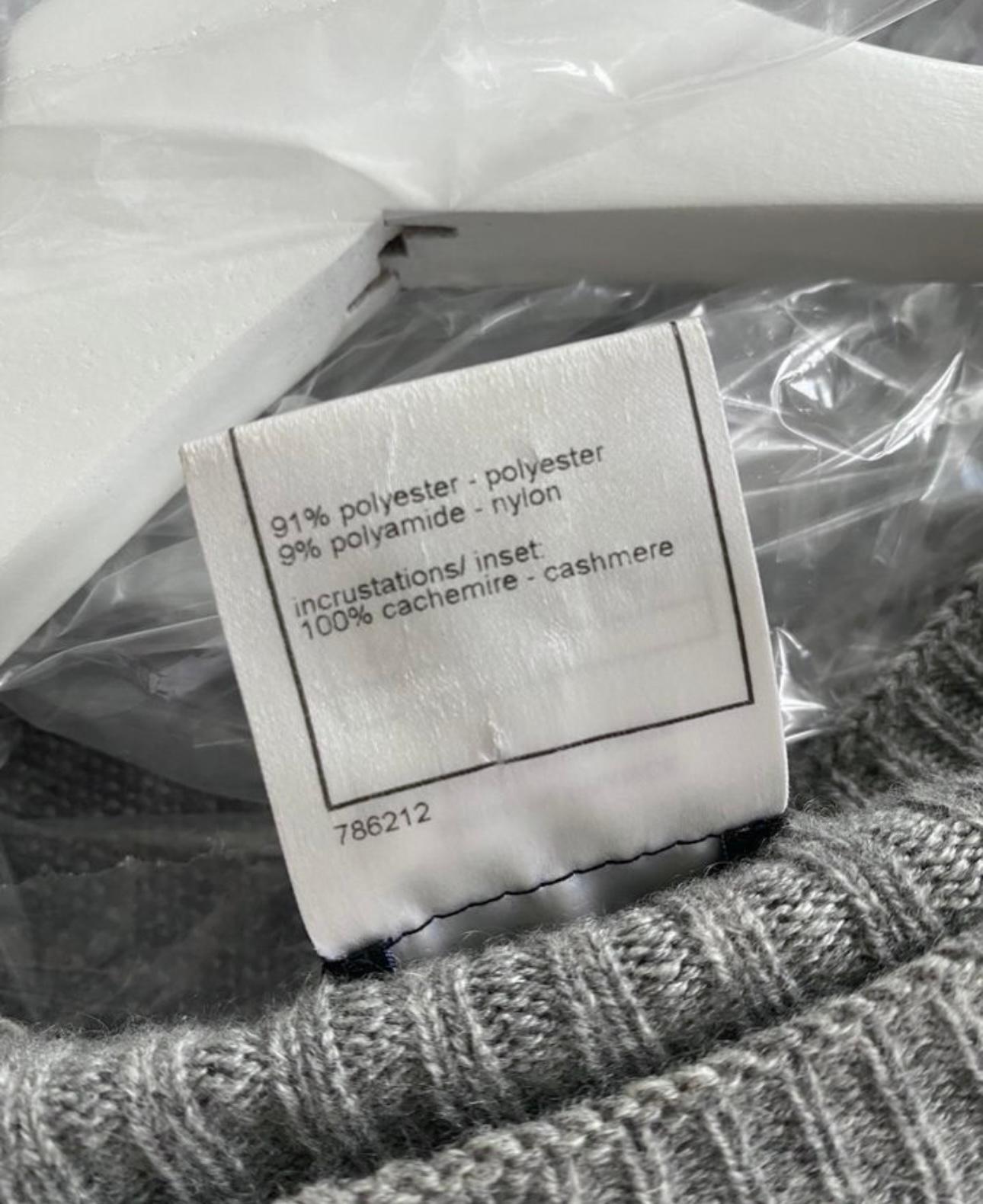 CHANEL Paris / London Sequin Cashmere Jumper In Excellent Condition In Dubai, AE
