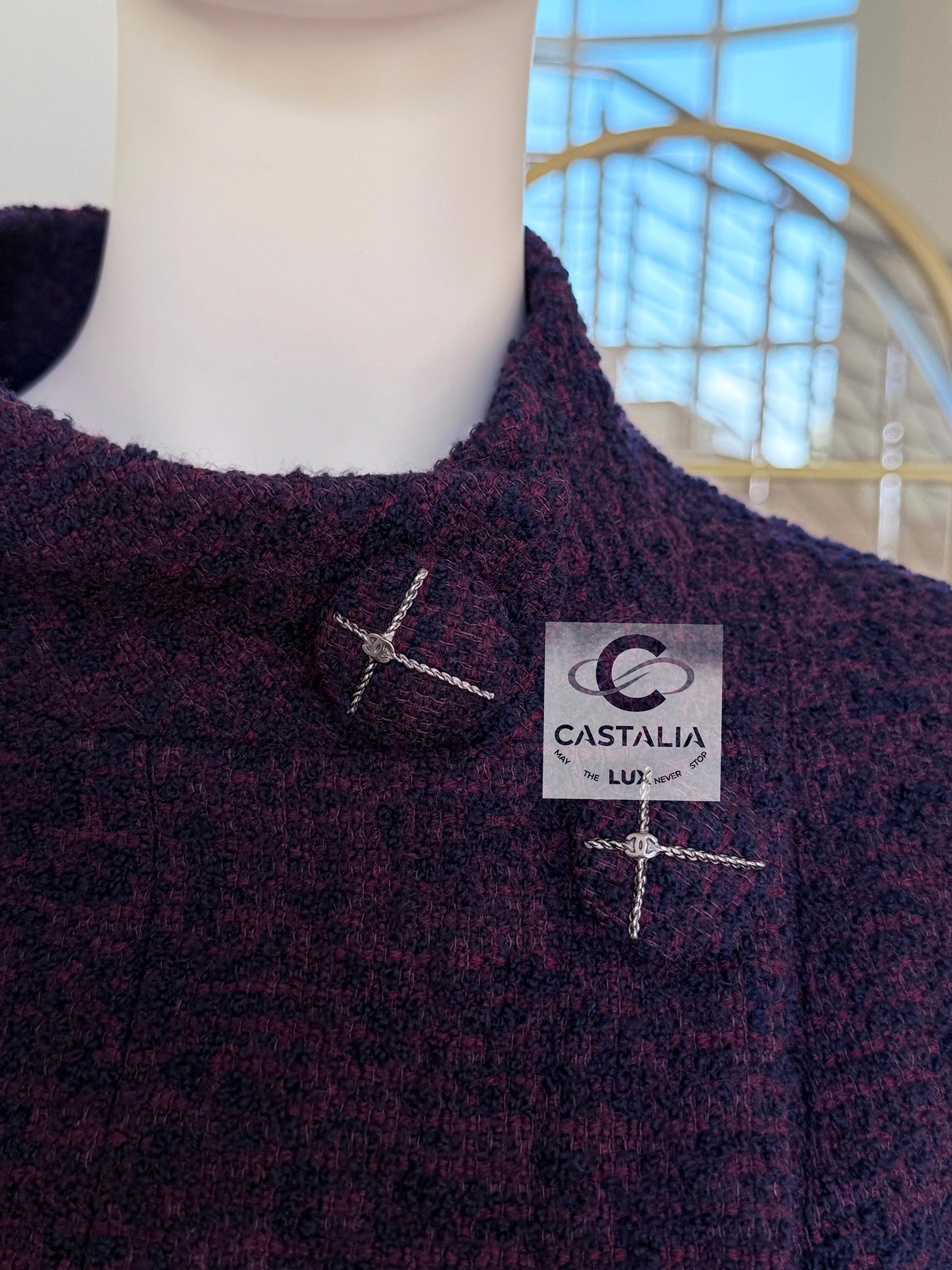 Veste Chanel Paris / Monaco CC boutons en tweed bouclé 34 FR Excellent état - En vente à Dubai, AE