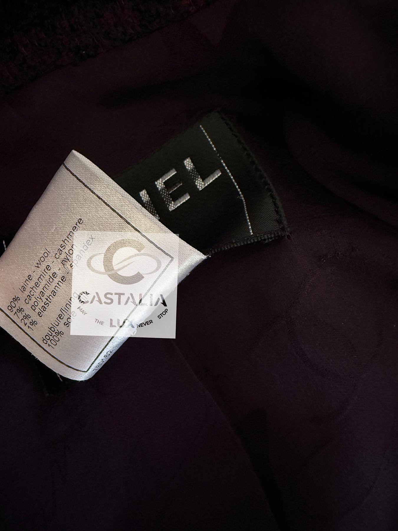 Chanel Paris / Monaco Giacca in tweed ametista profonda 34 FR in vendita 8