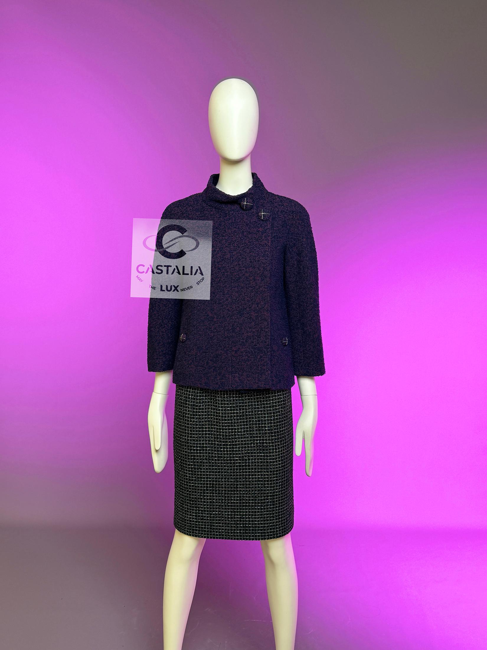 Chanel Paris / Monaco Giacca in tweed ametista profonda 34 FR in vendita 2