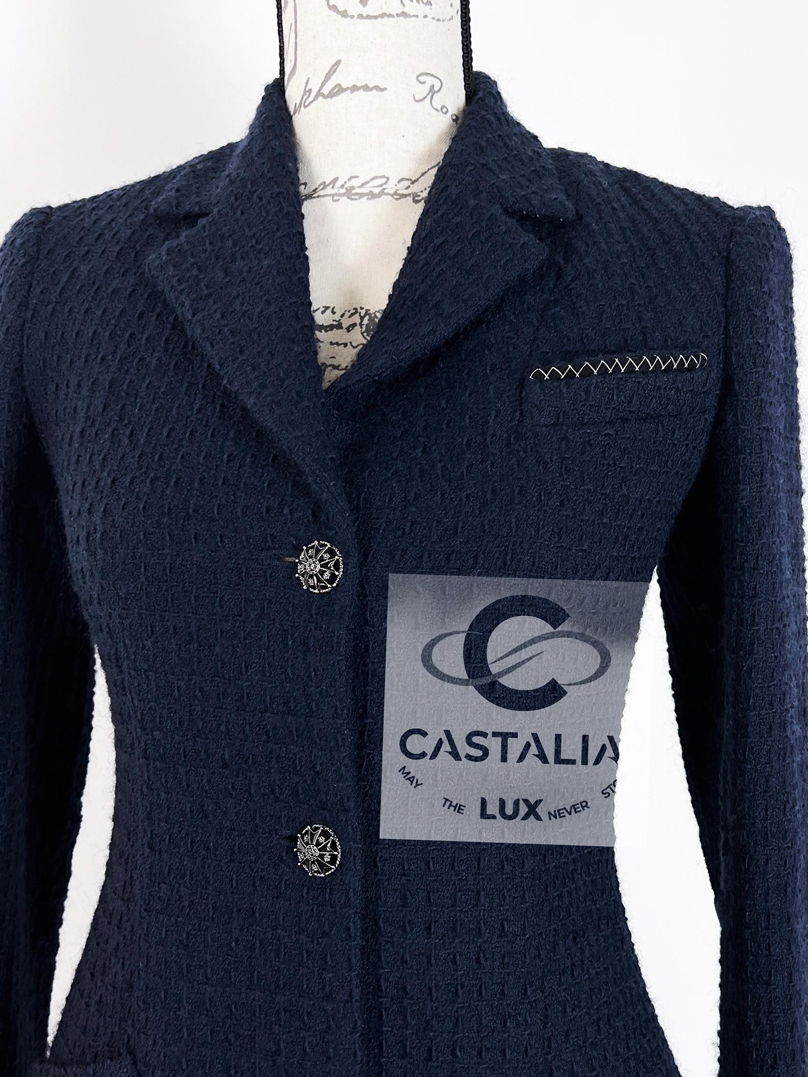 CHANEL París / Mónaco Chaqueta de tweed con botones Gripoix 38 FR en venta 6