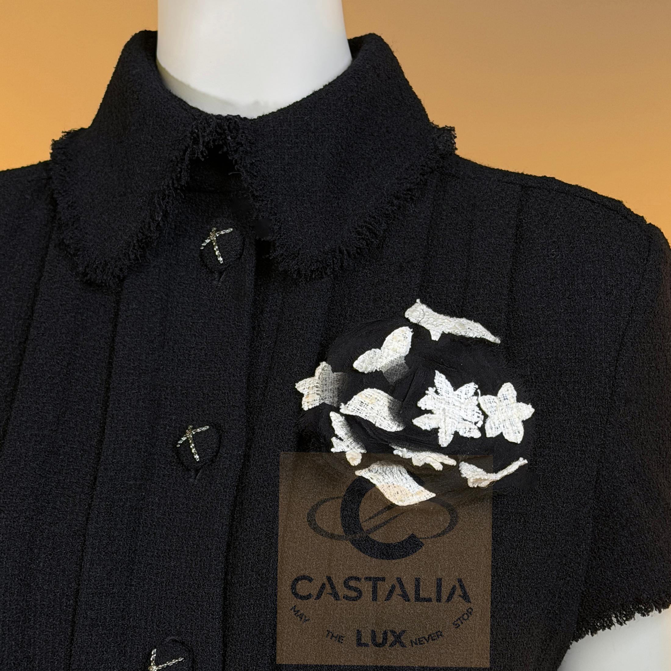 CHANEL Paris / Monte-Carlo Ikonisches Schwarzes Tweedkleid 38 FR im Angebot 5