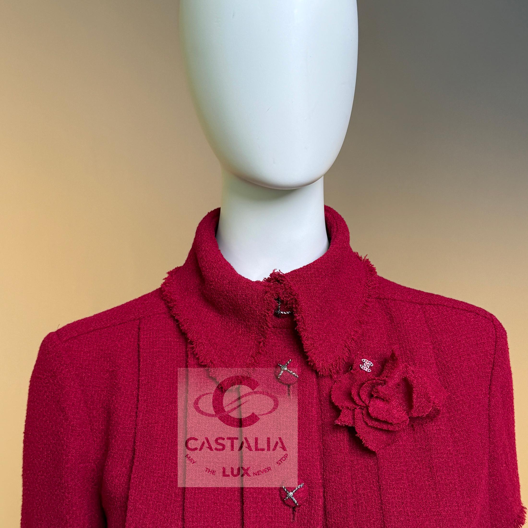Chanel Paris / Monte-Carlo Iconic Burgundy Tweed Dress 38 FR For Sale 4