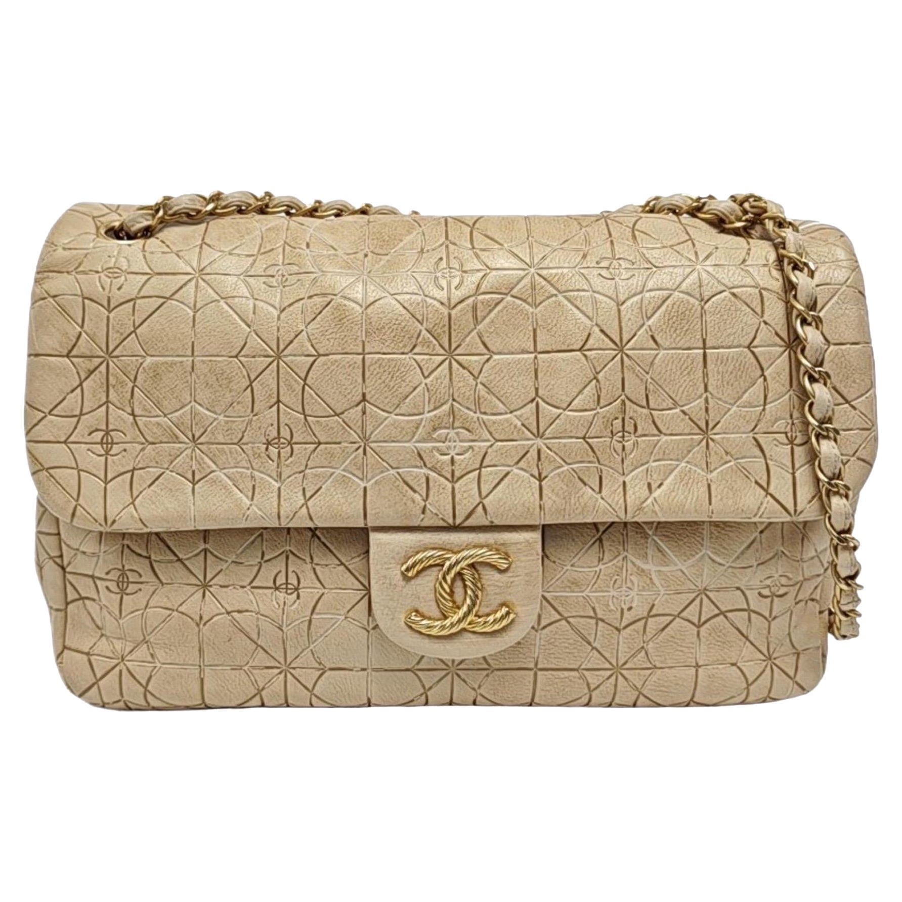 Chanel Paris-Moscou Moujik Klappenbeutel Beige Gold Lammfell Klappenbeutel im Angebot