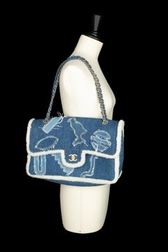 Chanel 'Paris-New-York' bag by Karl Lagerfeld Pre-Fall 2019