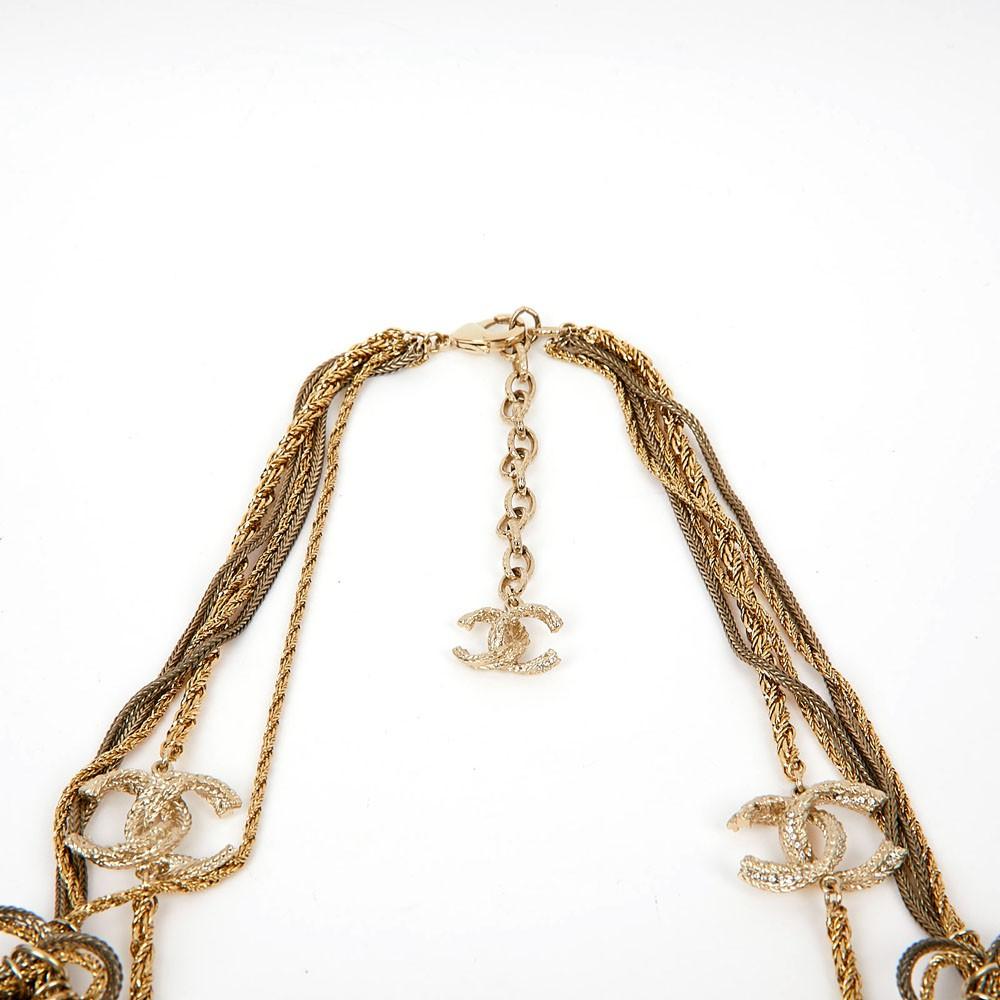 CHANEL PARIS-RITZ Métiers d'Art Runway Long Necklace in Gilt Metal For Sale 6