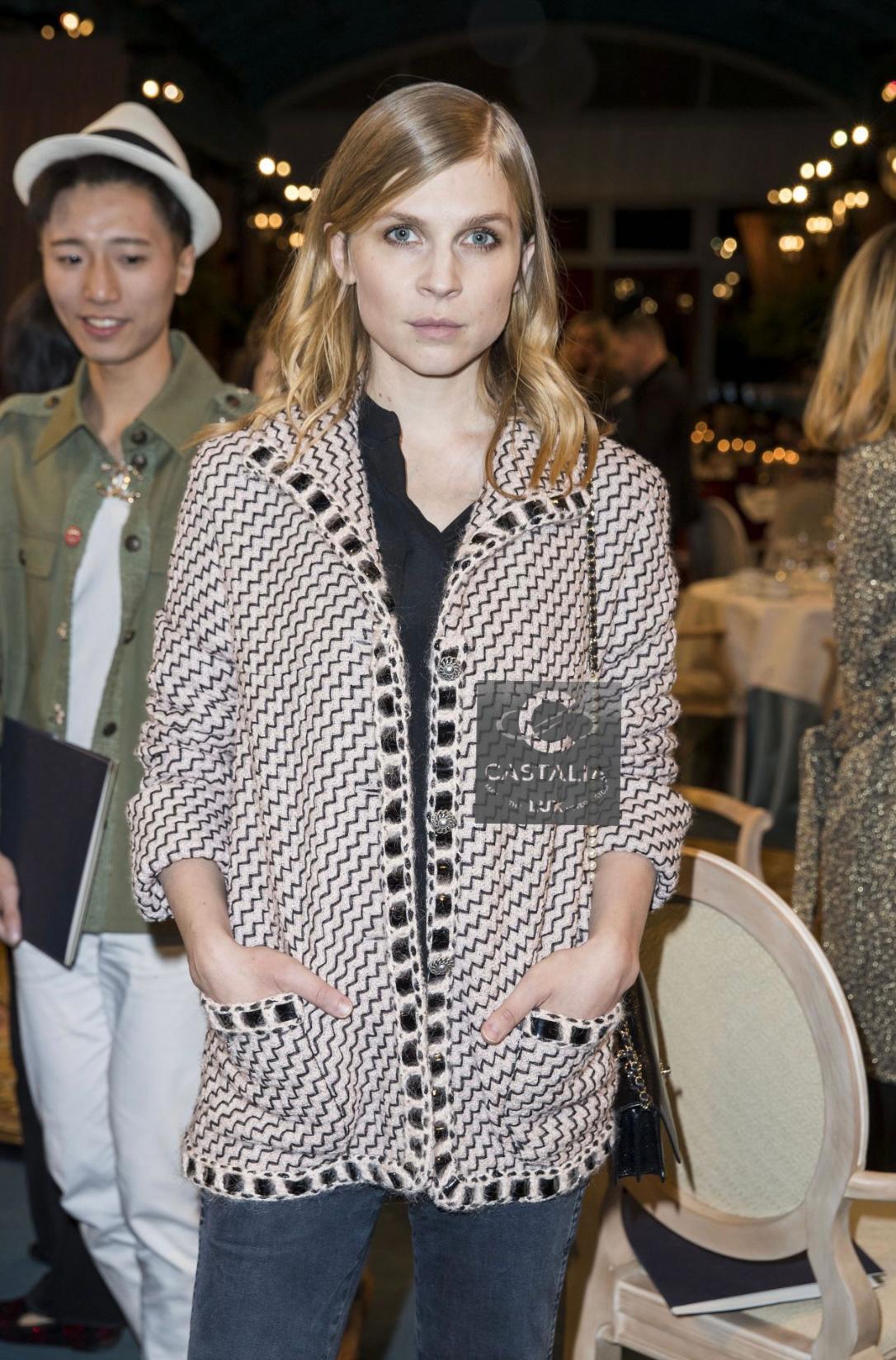 Beige Chanel Paris / Rome Runway Tweed And Lace Jacket 36 FR For Sale