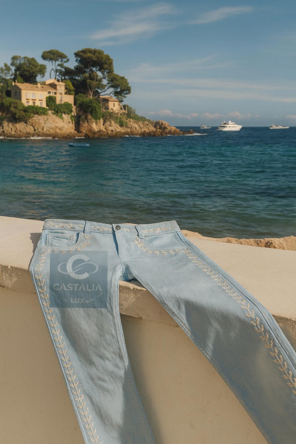 Chanel París / Saint-Tropez CC Laurel Bordado Vaqueros 34 FR en Nuevo estado para la venta en Dubai, AE