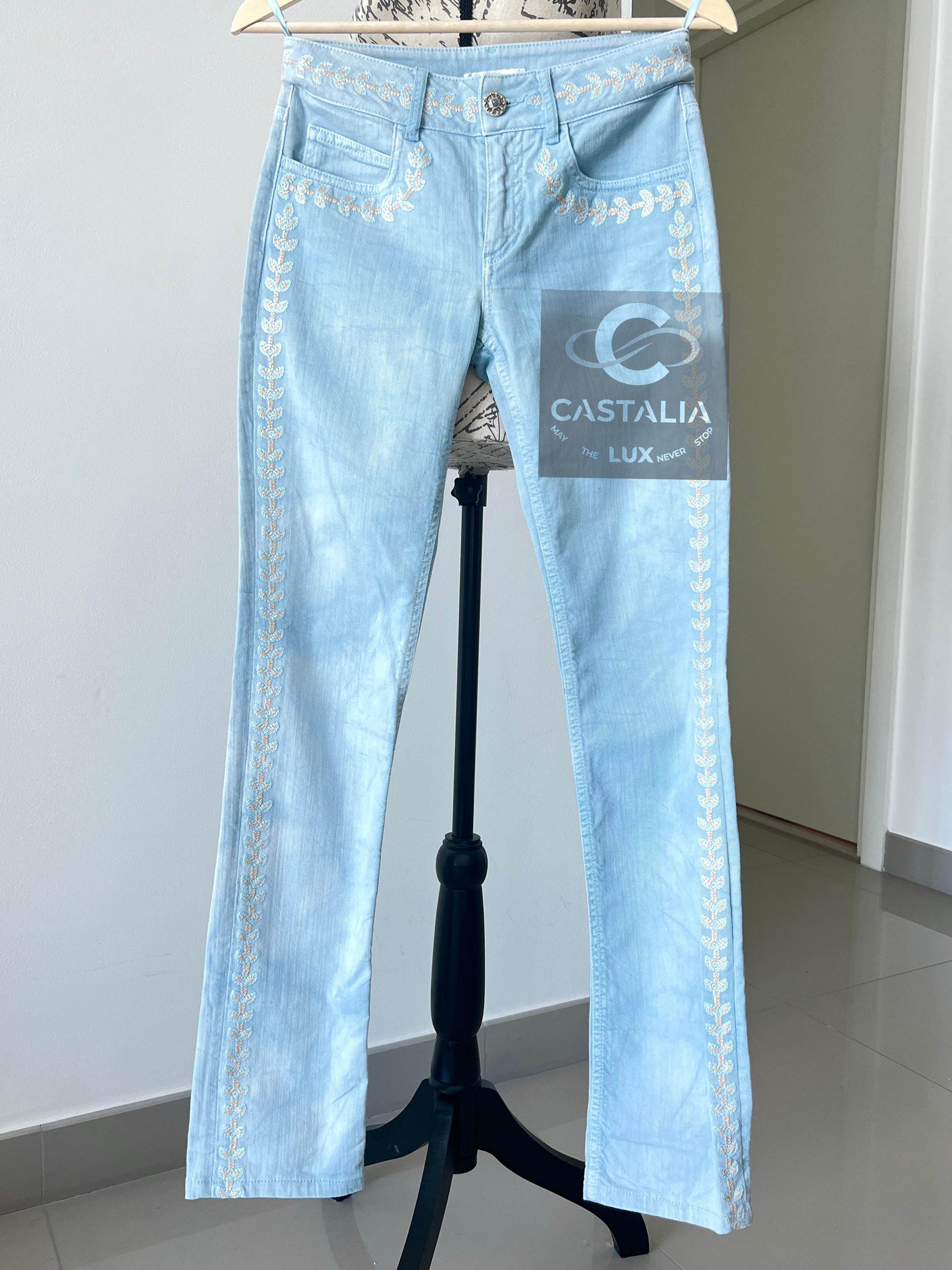 Femenino o masculino Chanel París / Saint-Tropez CC Laurel Bordado Vaqueros 34 FR en venta
