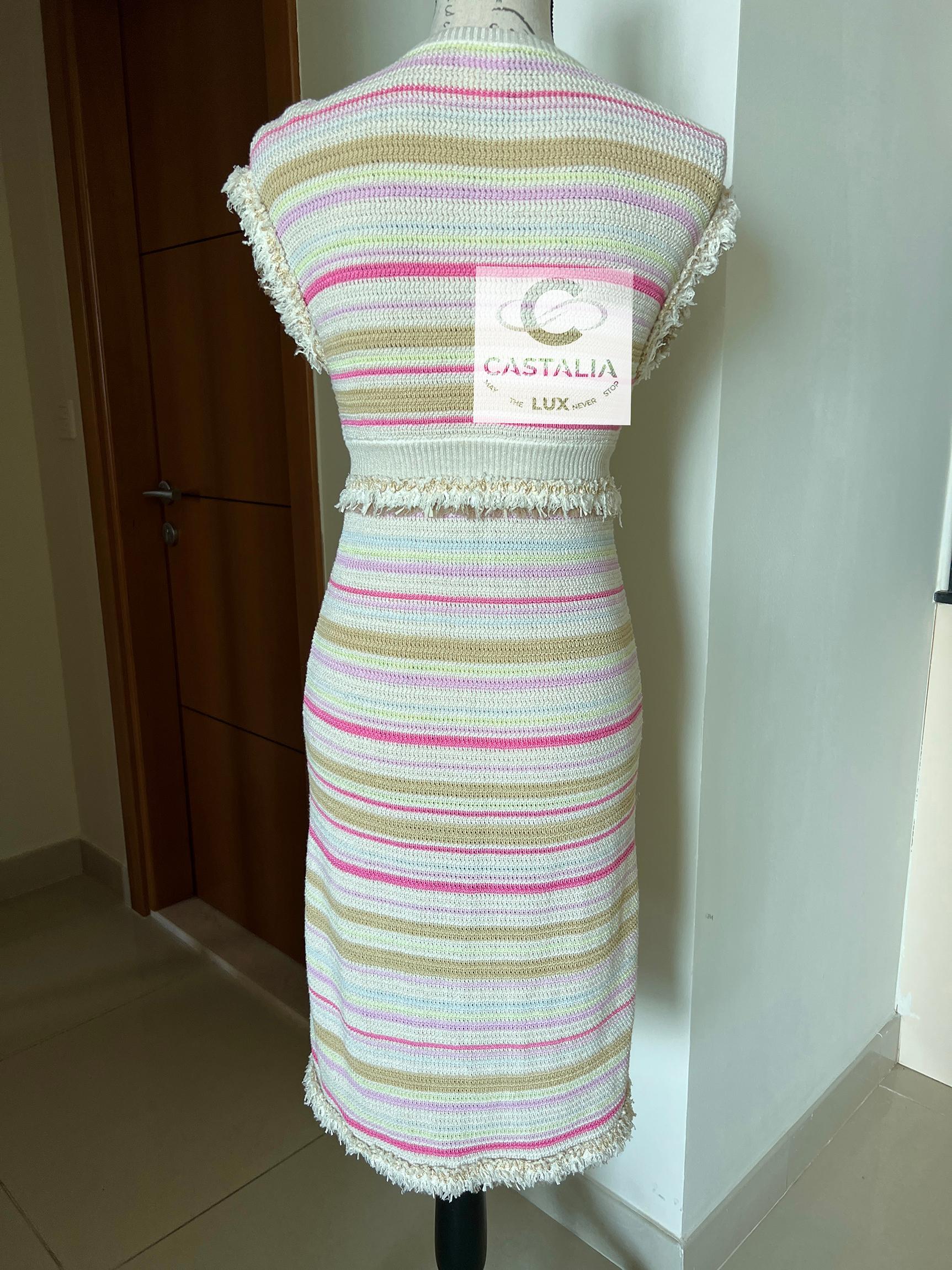 CHANEL Paris / Saint-Tropez Runway Maxi Cardigan 40 FR en vente 5