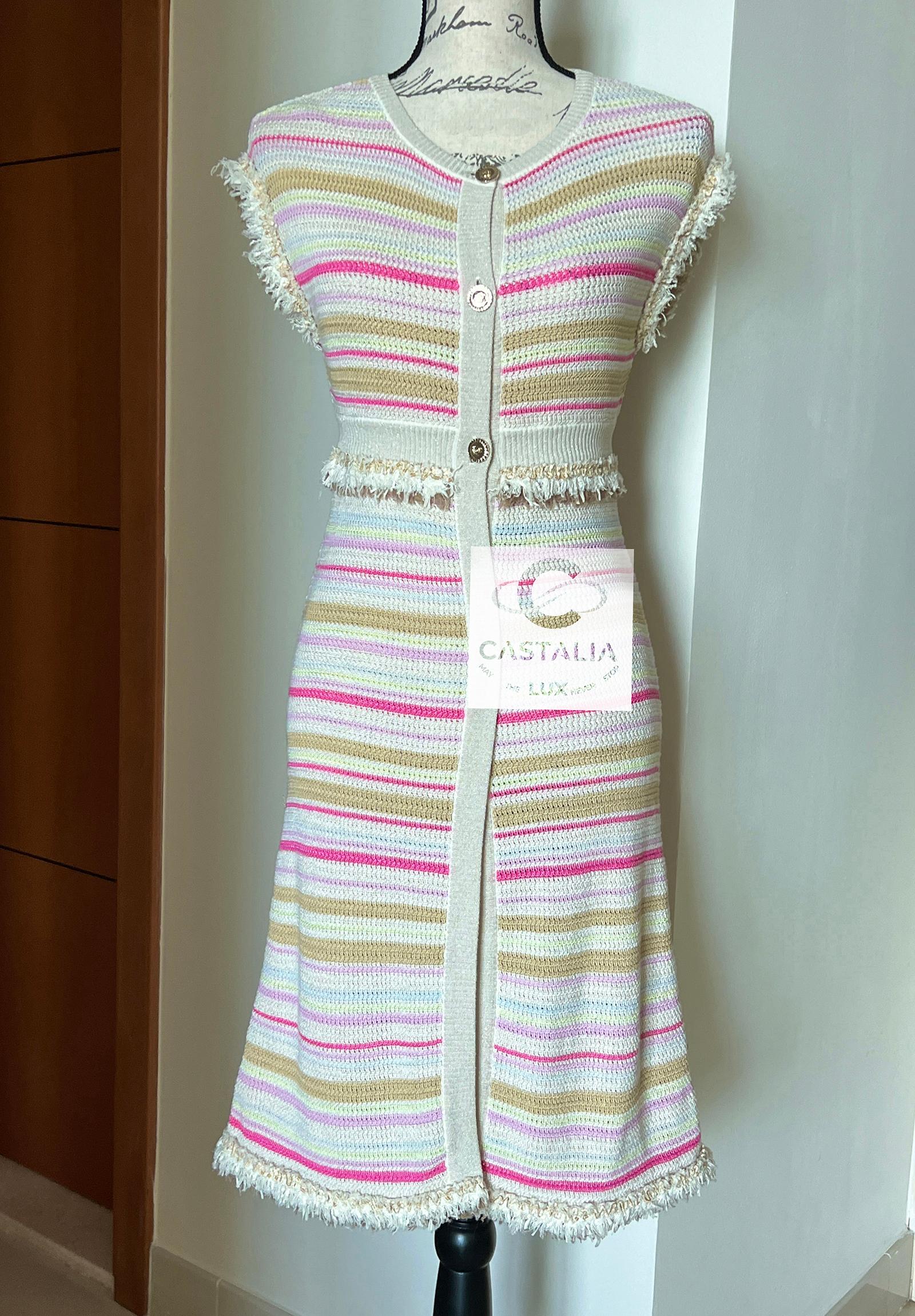 CHANEL Paris / Saint-Tropez Runway Maxi Cardigan 40 FR en vente 1
