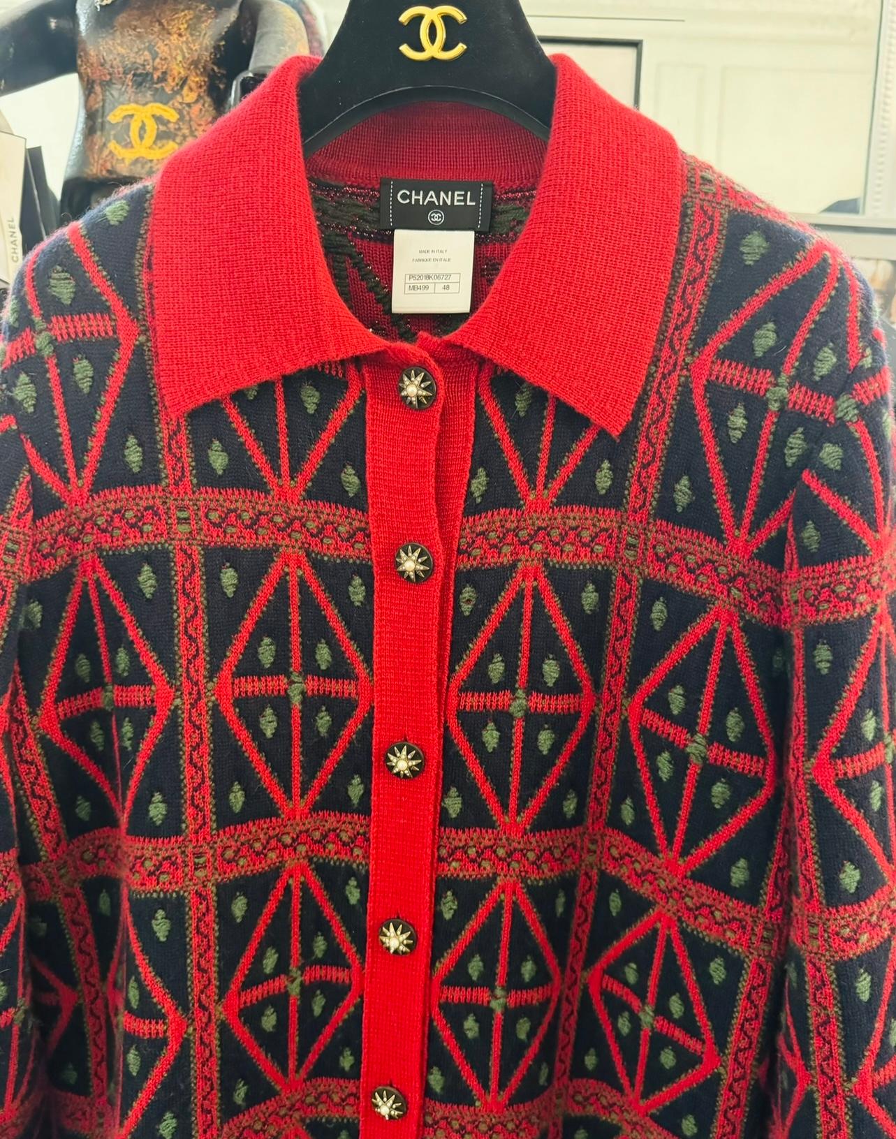 Chanel runway métiers d’art Paris Salzburg 2015 long cashmere cardigan size 48 FR can fit 4 us up to 12 Us. 