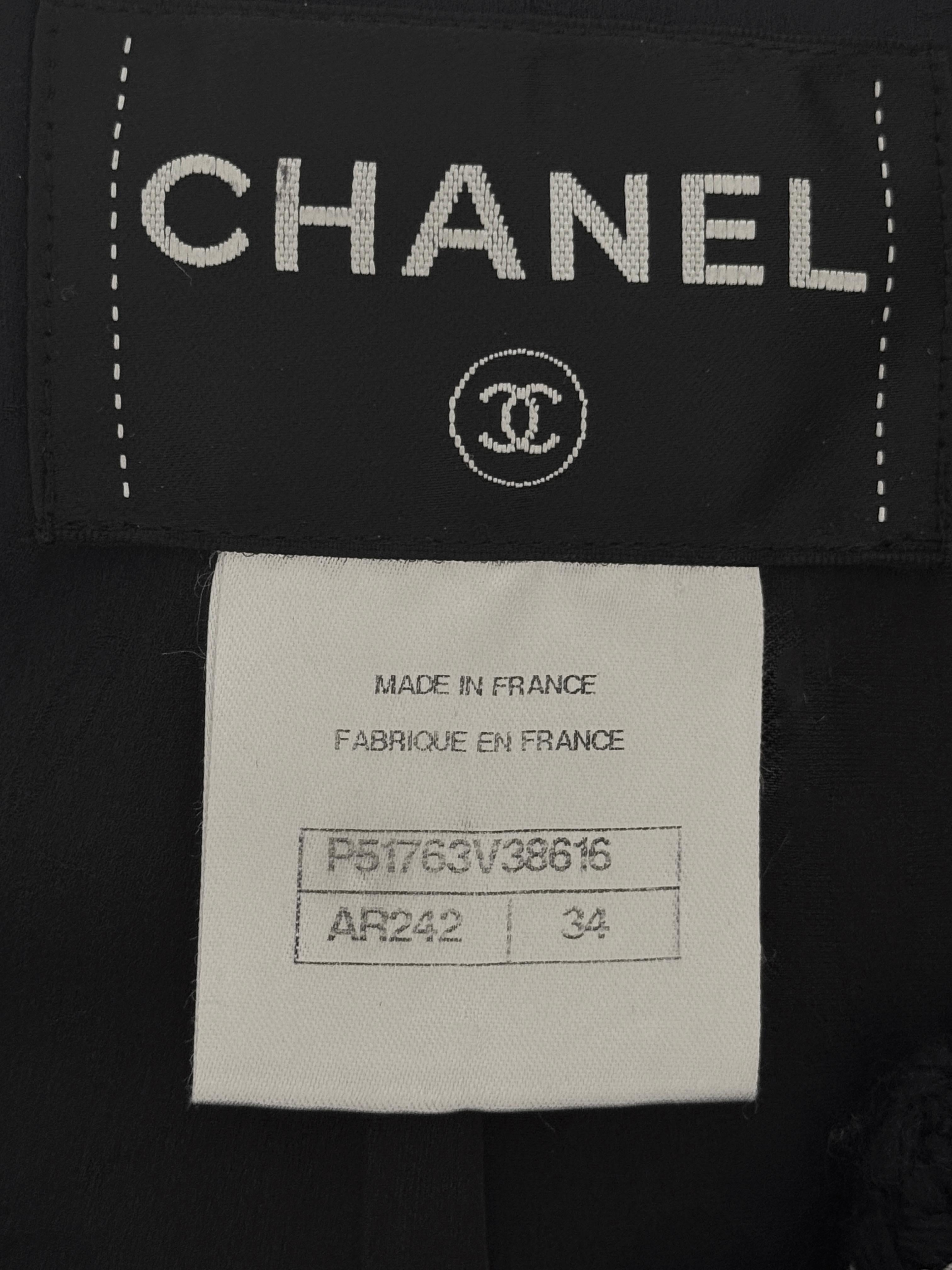CHANEL Paris / SALZBURG Giacca in tweed con l'icona della cacciatrice imperiale 34 FR in vendita 15