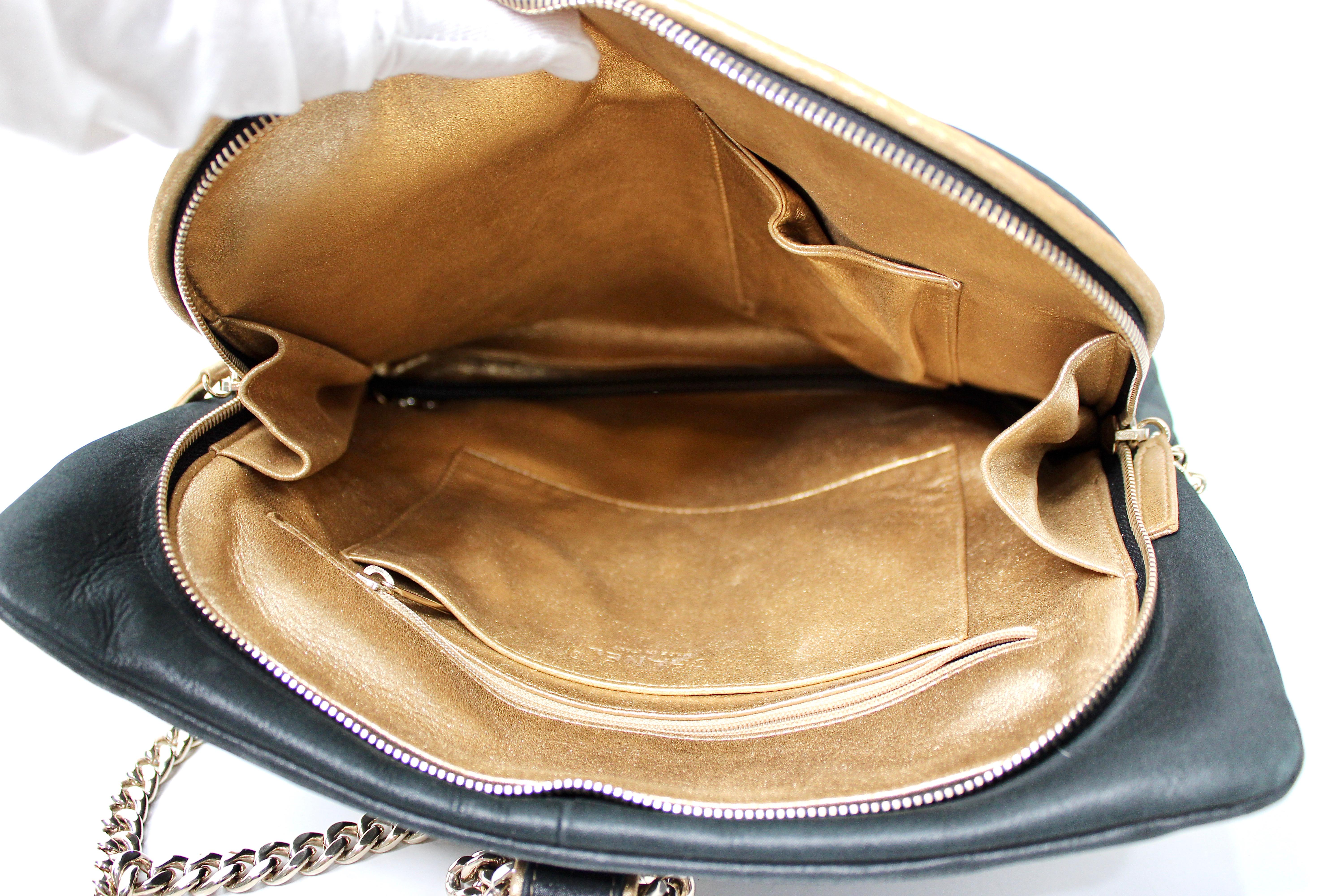 Chanel Paris-Salzbourg Sac à dos de chasse noir irisé et or 2015 en vente 5