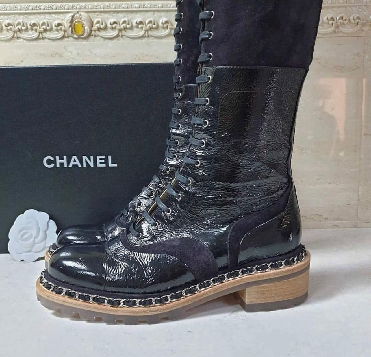 CHANEL 2015 Paris Salzburg Boots.  
Incredible Chanel black patent leather, suede & chain boots.
Sz.38
Condition is very good.
No original packaging.
For buyers from EU we can provide shipping from Poland. Please demand if you need.