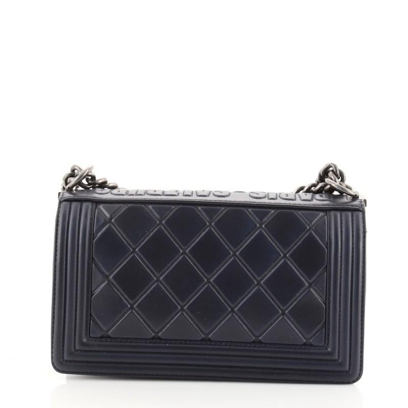 Chanel Paris-Salzburg Junge Klappentasche aus geprägtem Kalbsleder Old Medium im Zustand „Gut“ in NY, NY