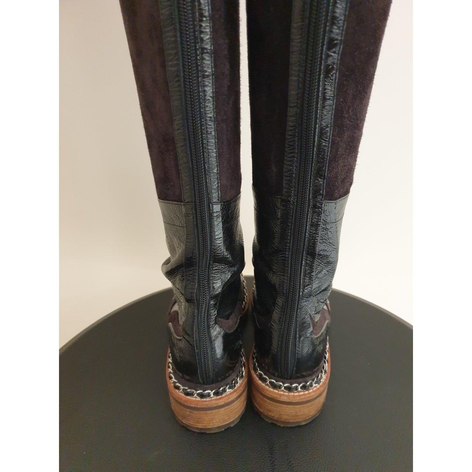 Chanel Paris-Salzburg Stivali sopra il ginocchio in pelle scamosciata marrone Sz.36 in vendita 1