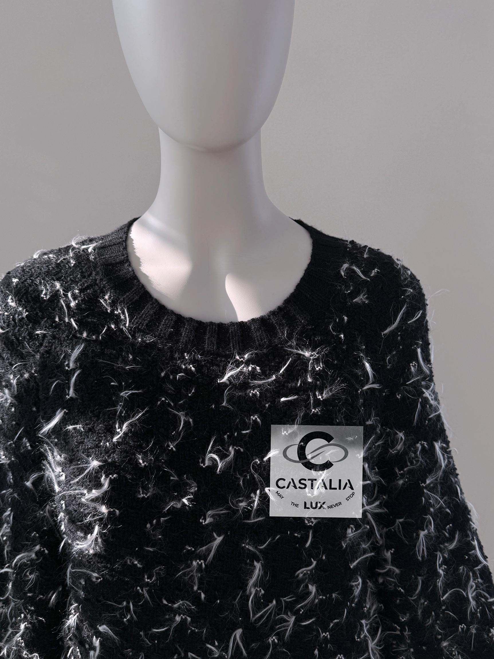 CHANEL Paris /Salzburg CC Knöpfe Flauschiges Boucle-Kleid 40 FR im Angebot 4