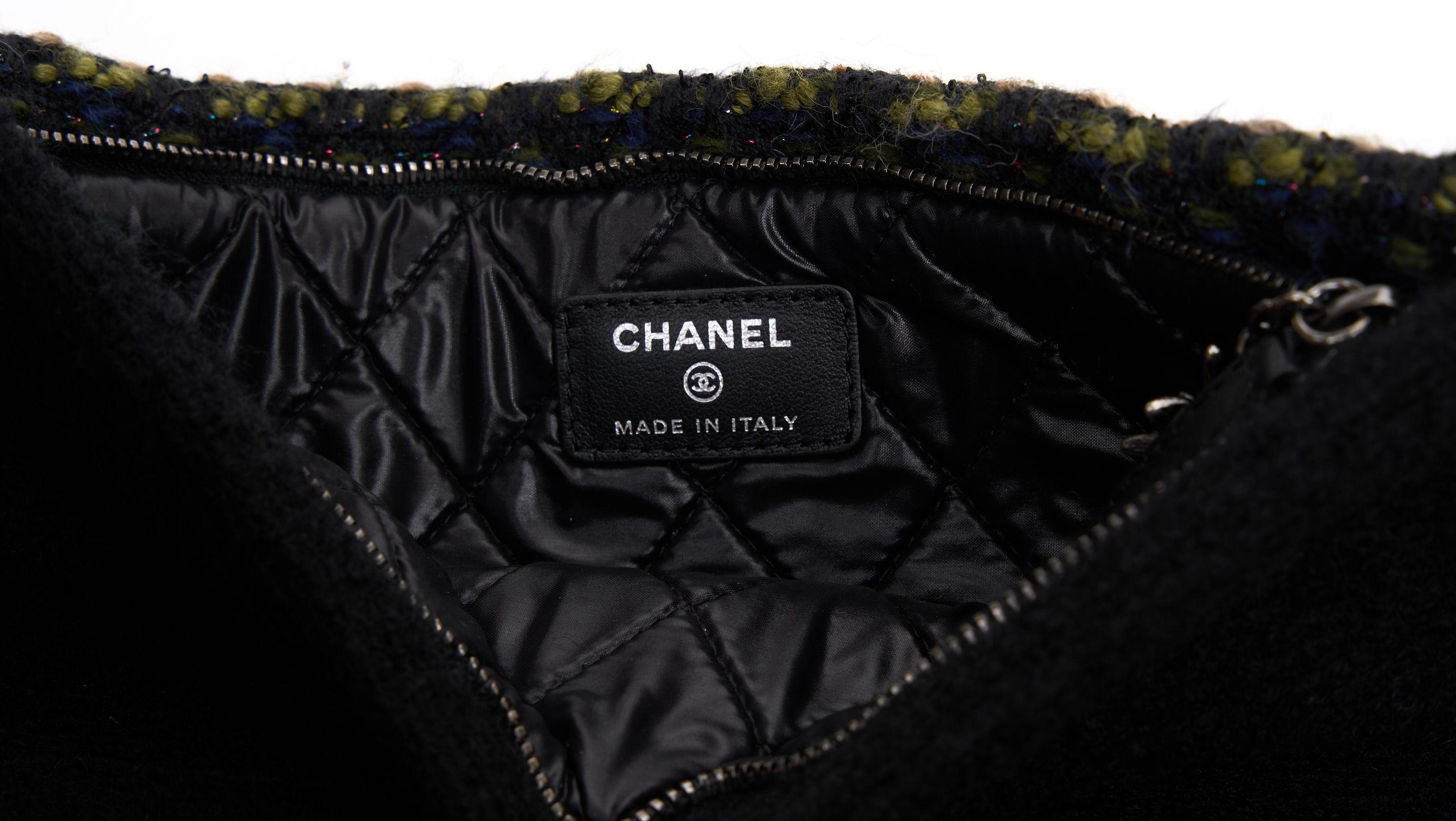 Chanel Paris-Salzburg Edelweiss Clutch For Sale 2