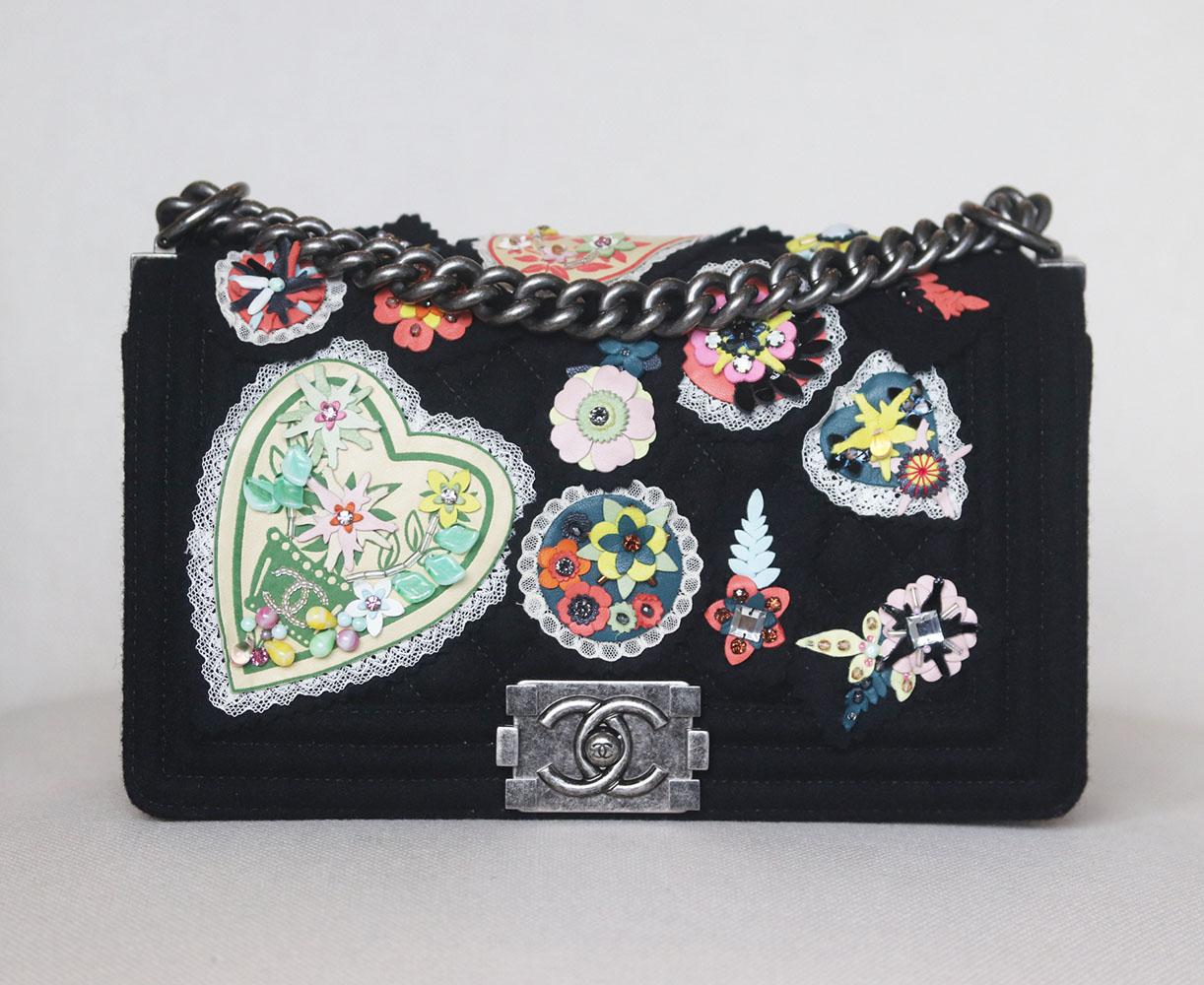 Chanel Paris-Salzburg 2015 Embroidered Quilted Felt Medium Boy Flap Bag has been hand-finished by skilled artisans in the label's workshop, it is boasting a embroidered quilted felt exterior, this design is accented with gunmetal-toned and black