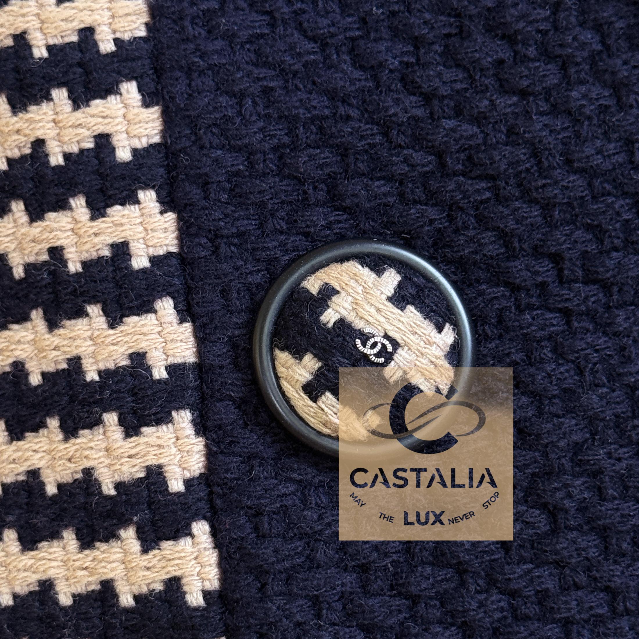 CHANEL Paris / Salzburg Hahnentritt-Tweedjacke 40 FR im Angebot 6