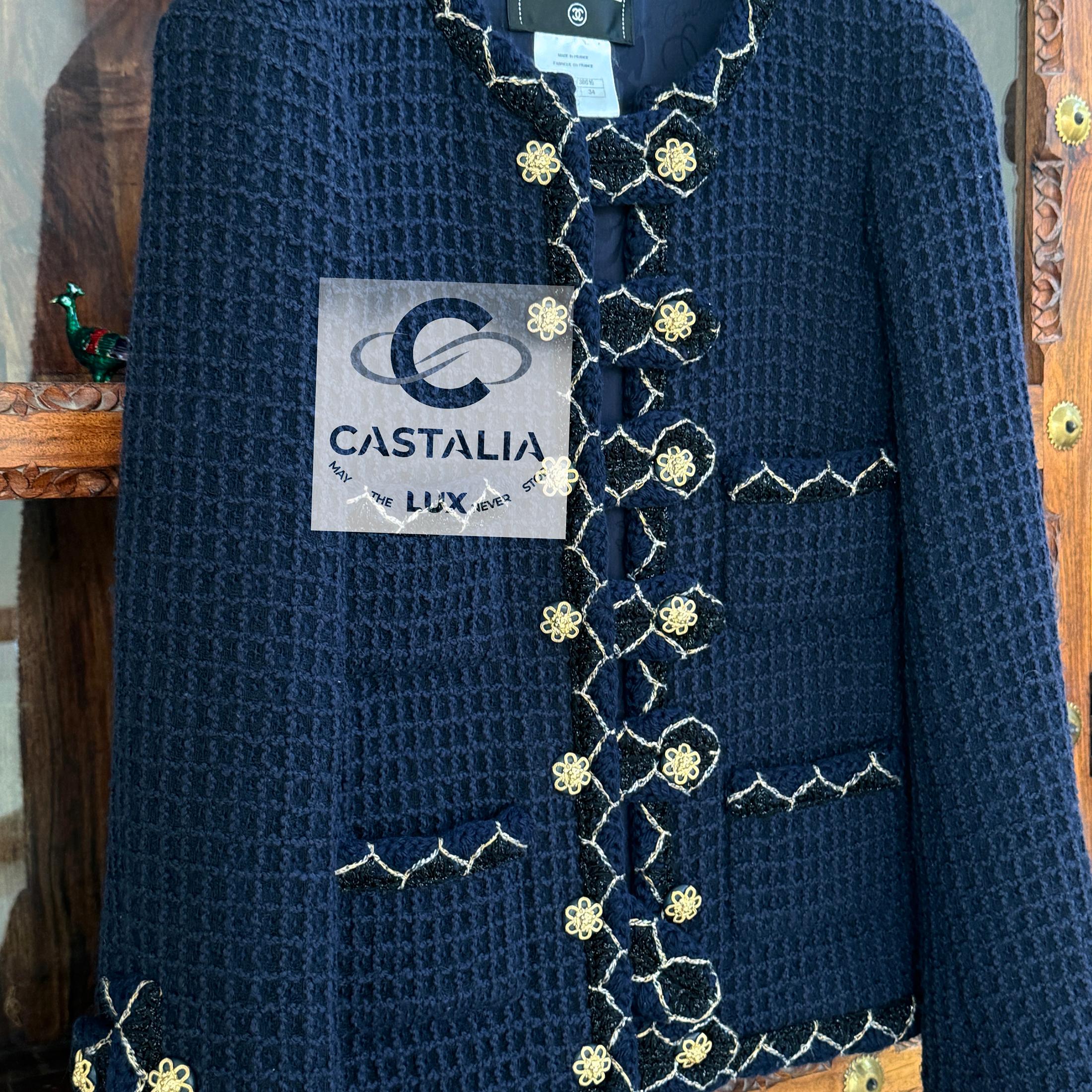 CHANEL Paris / SALZBURG Giacca in tweed con l'icona della cacciatrice imperiale 34 FR in vendita 10