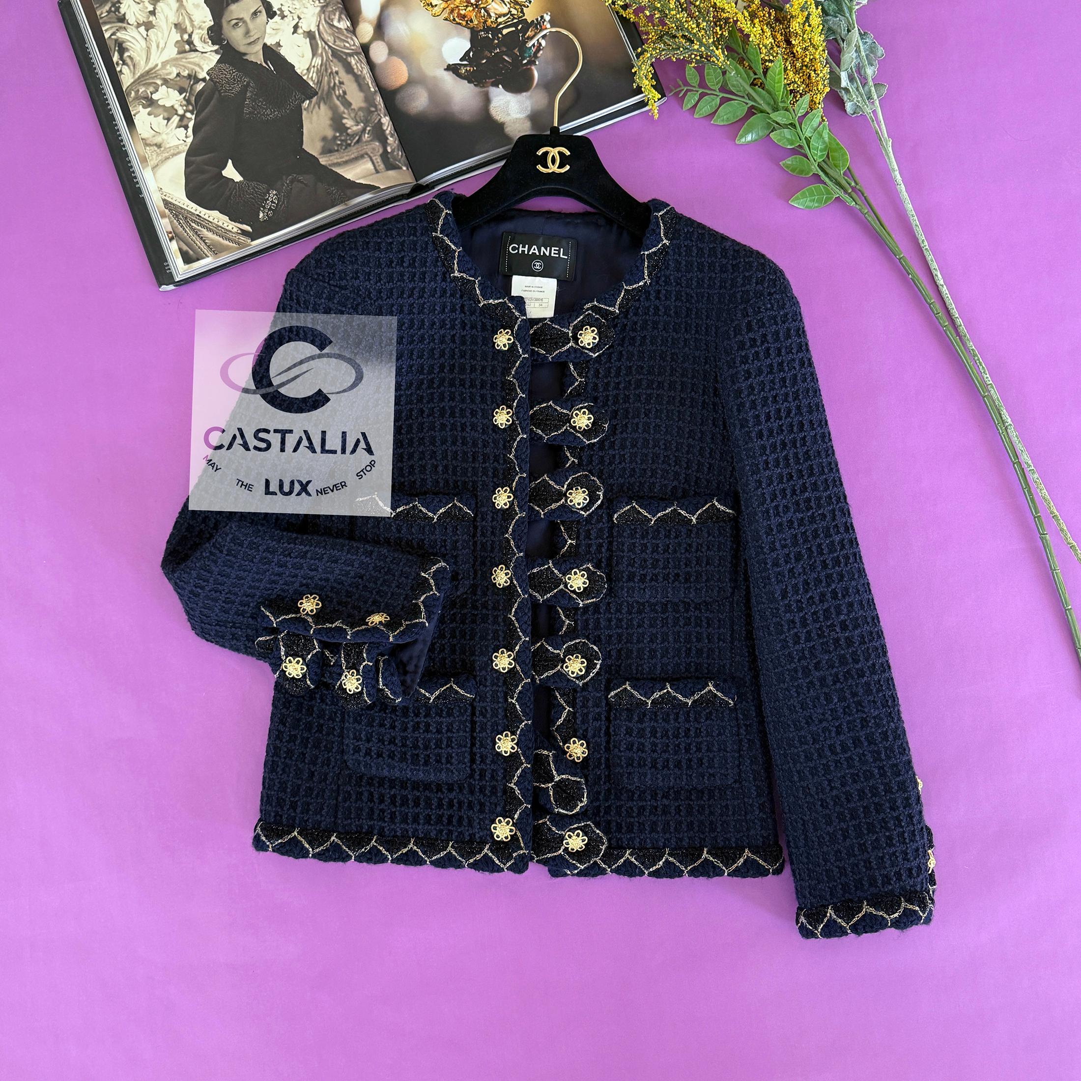 da uomo o donna CHANEL Paris / SALZBURG Giacca in tweed con l'icona della cacciatrice imperiale 34 FR in vendita