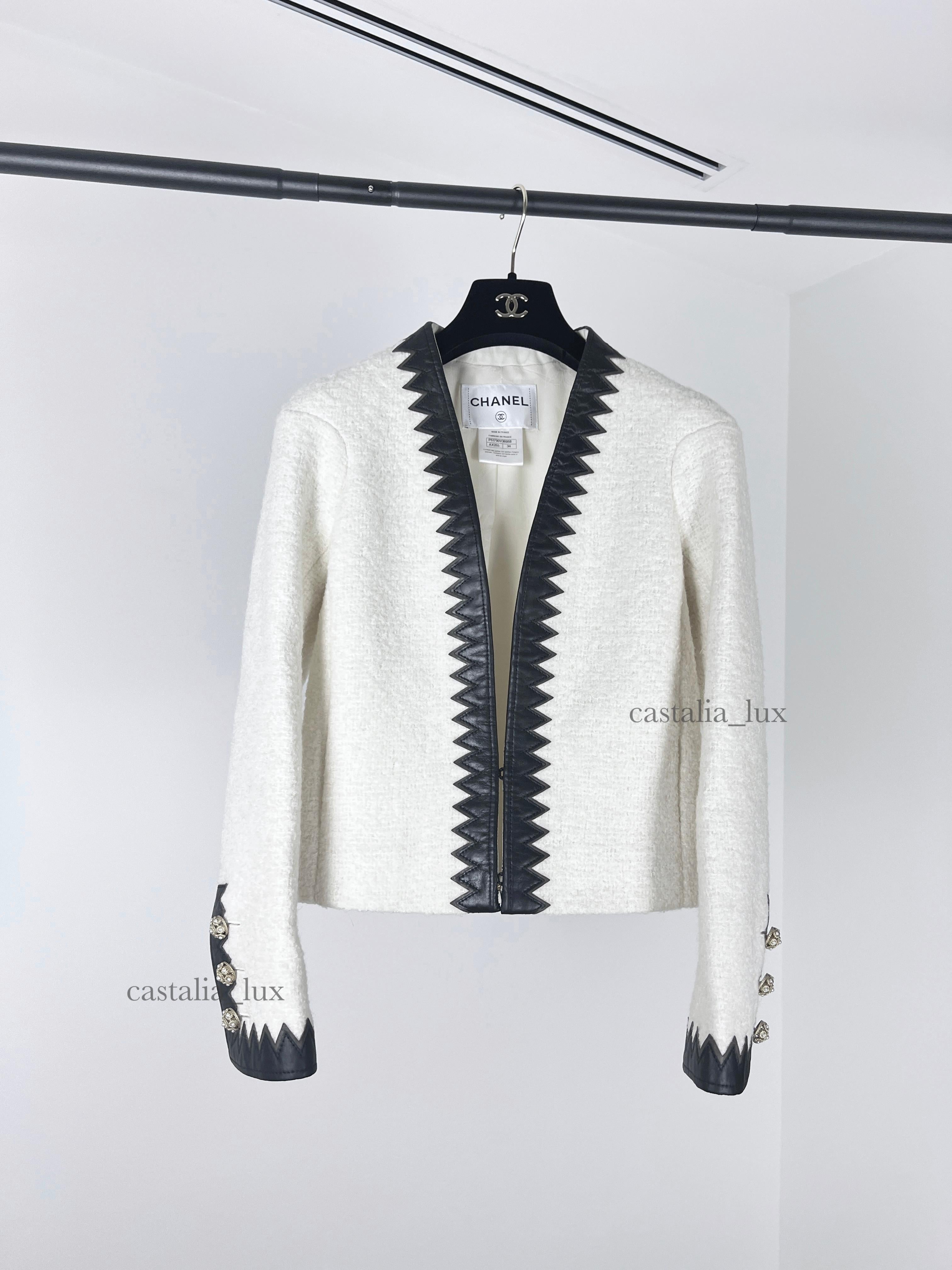Chanel Paris / Salzburg Magnificent Tweed Jacket 8