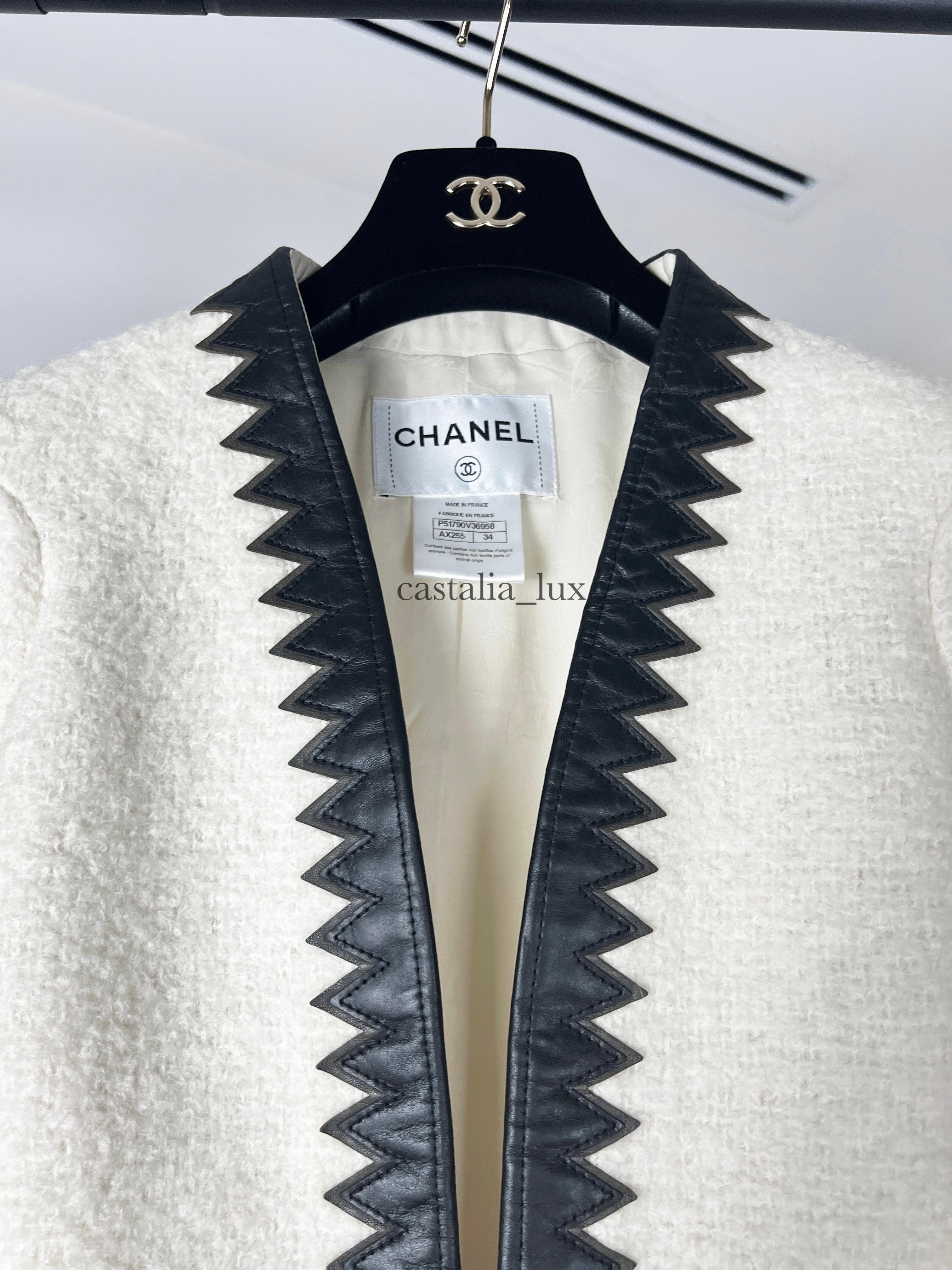 Chanel Paris / Salzburg Magnificent Tweed Jacket 11