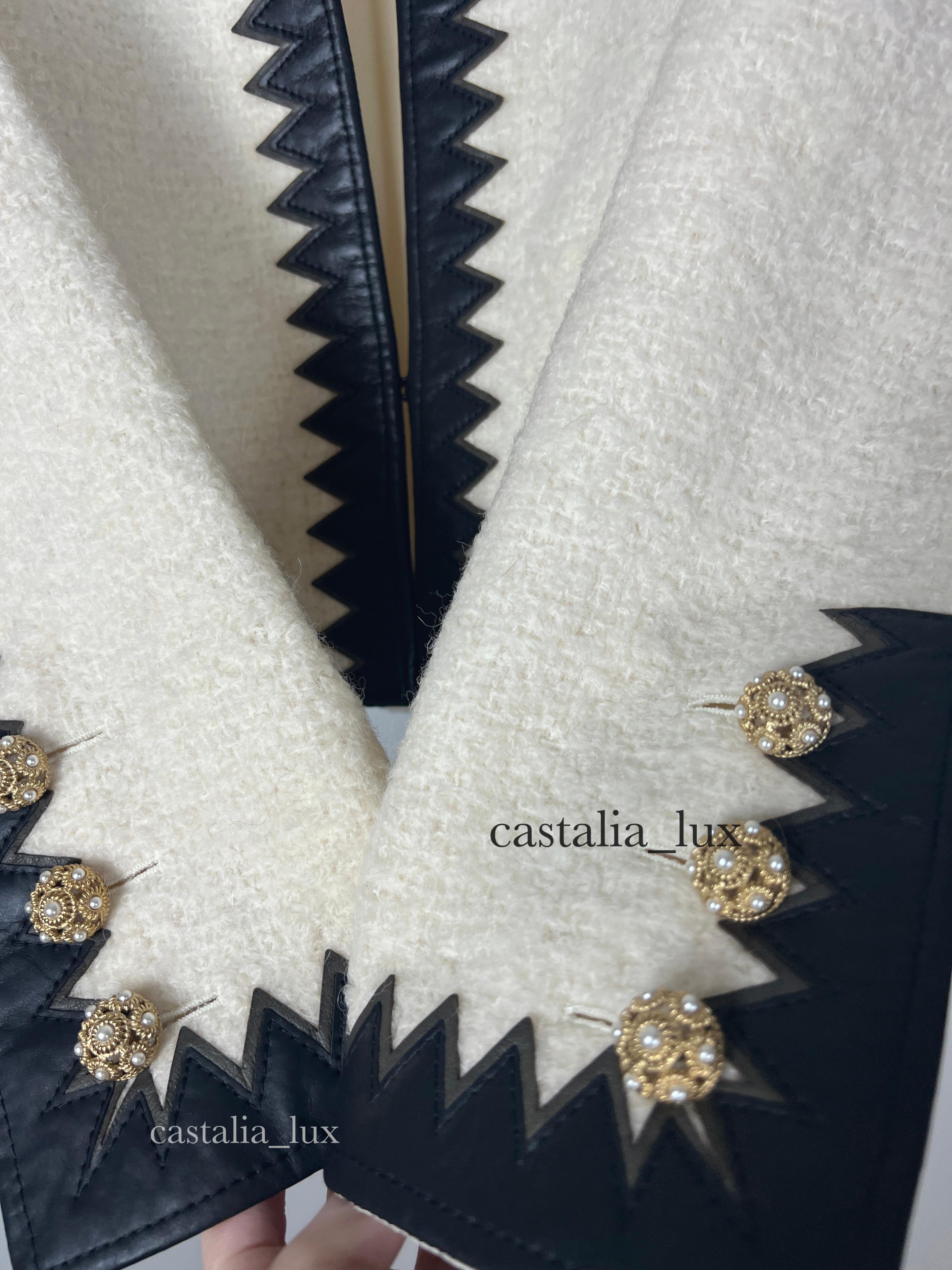 Chanel Paris / Salzburg Magnificent Tweed Jacket 13