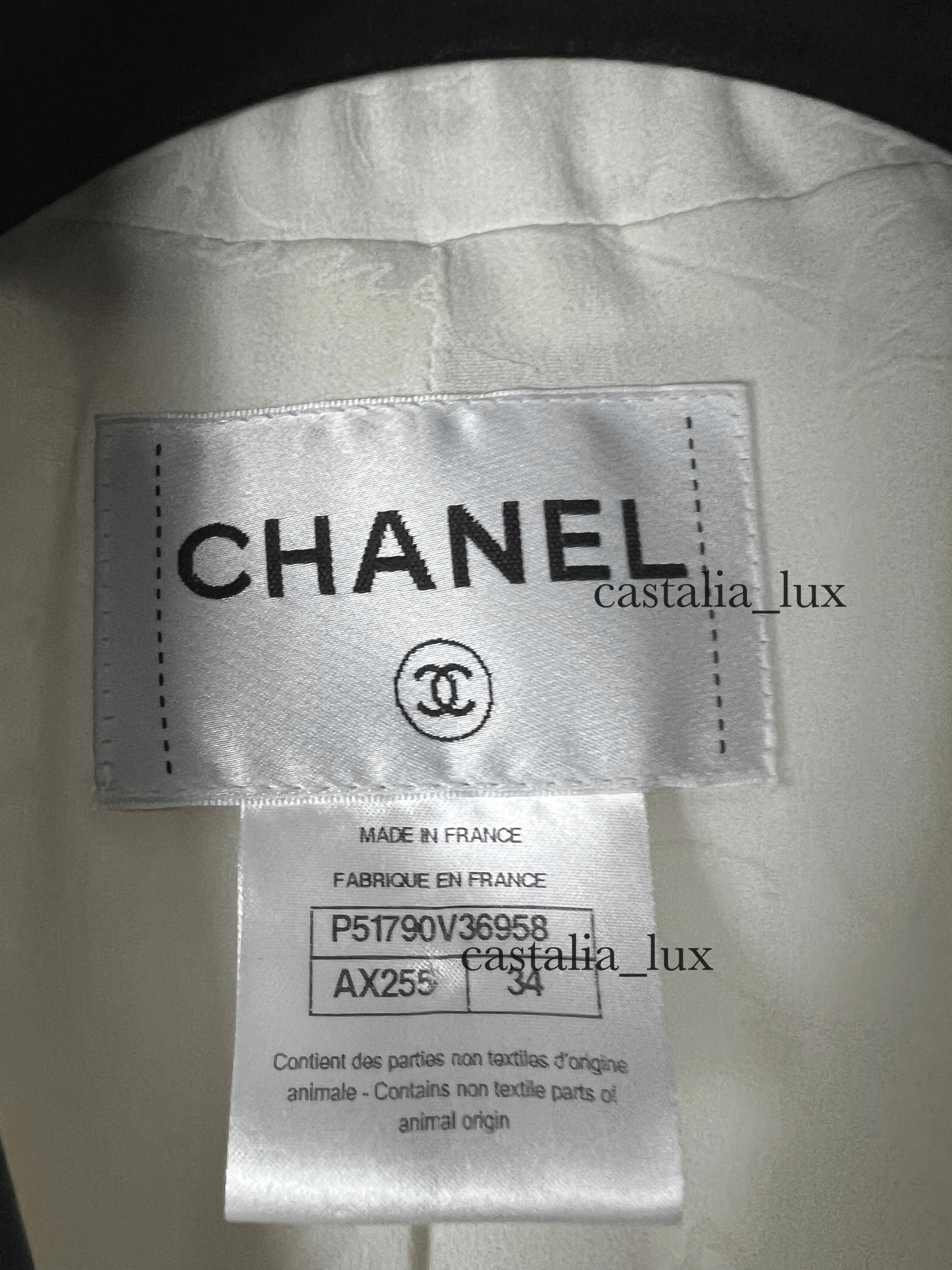 Chanel Paris / Salzburg Magnificent Tweed Jacket 14