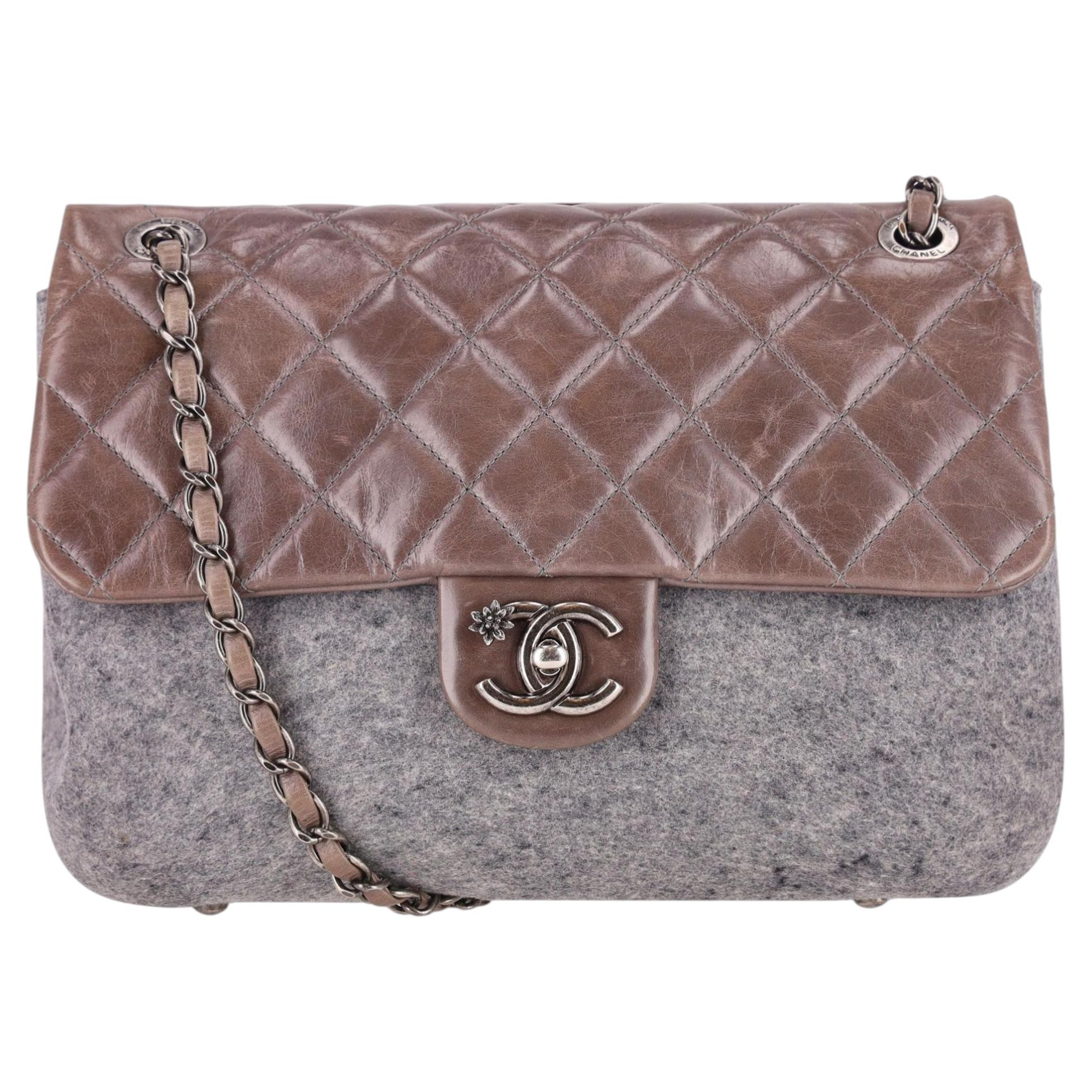 Chanel Paris-Salzburg Métiers d'Art Edelweiss Medium Flap Bag