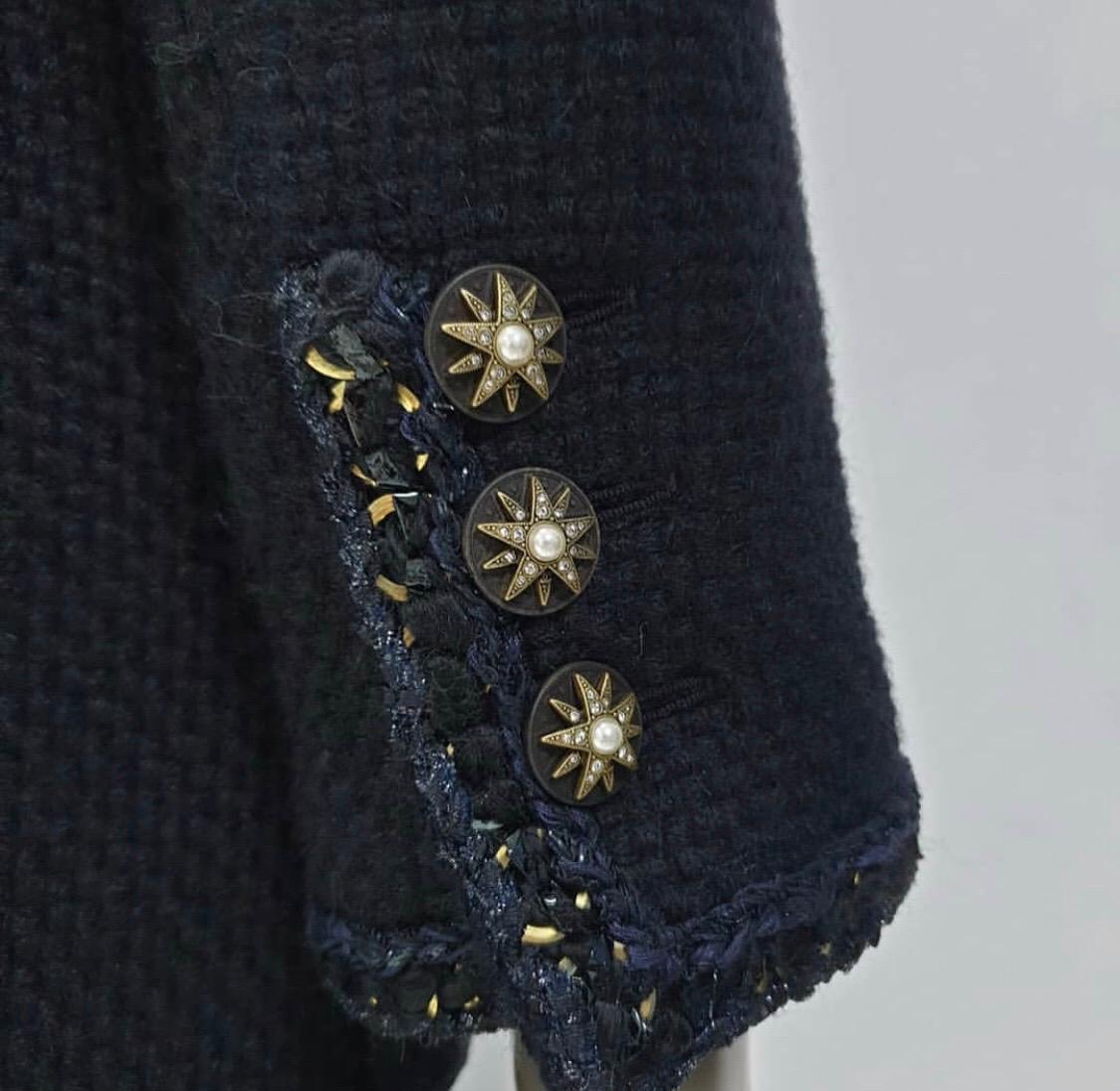 Chanel Paris Salzburger Laufsteg Gripoix-Knöpfe  Schwarze Manteljacke 4